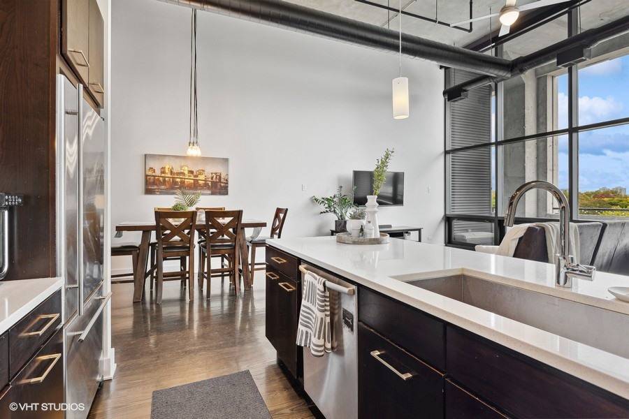 Chicago, IL 60613,1800 W Grace ST #523