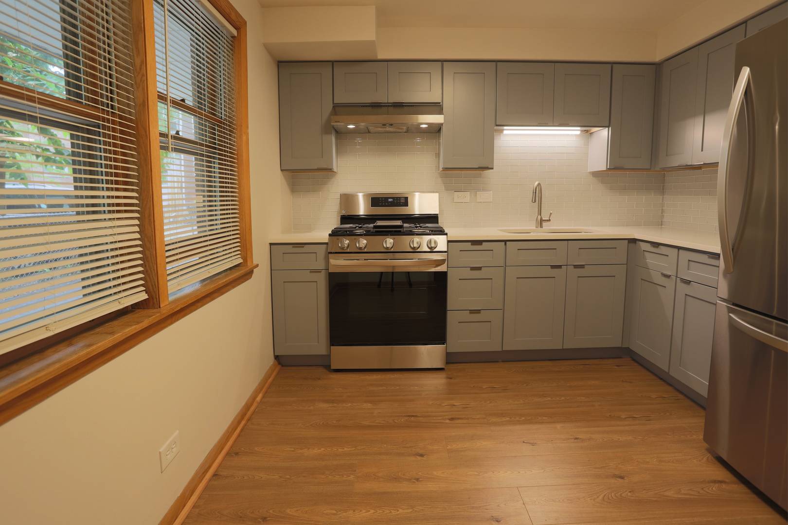 Chicago, IL 60630,5432 W Windsor AVE #1E