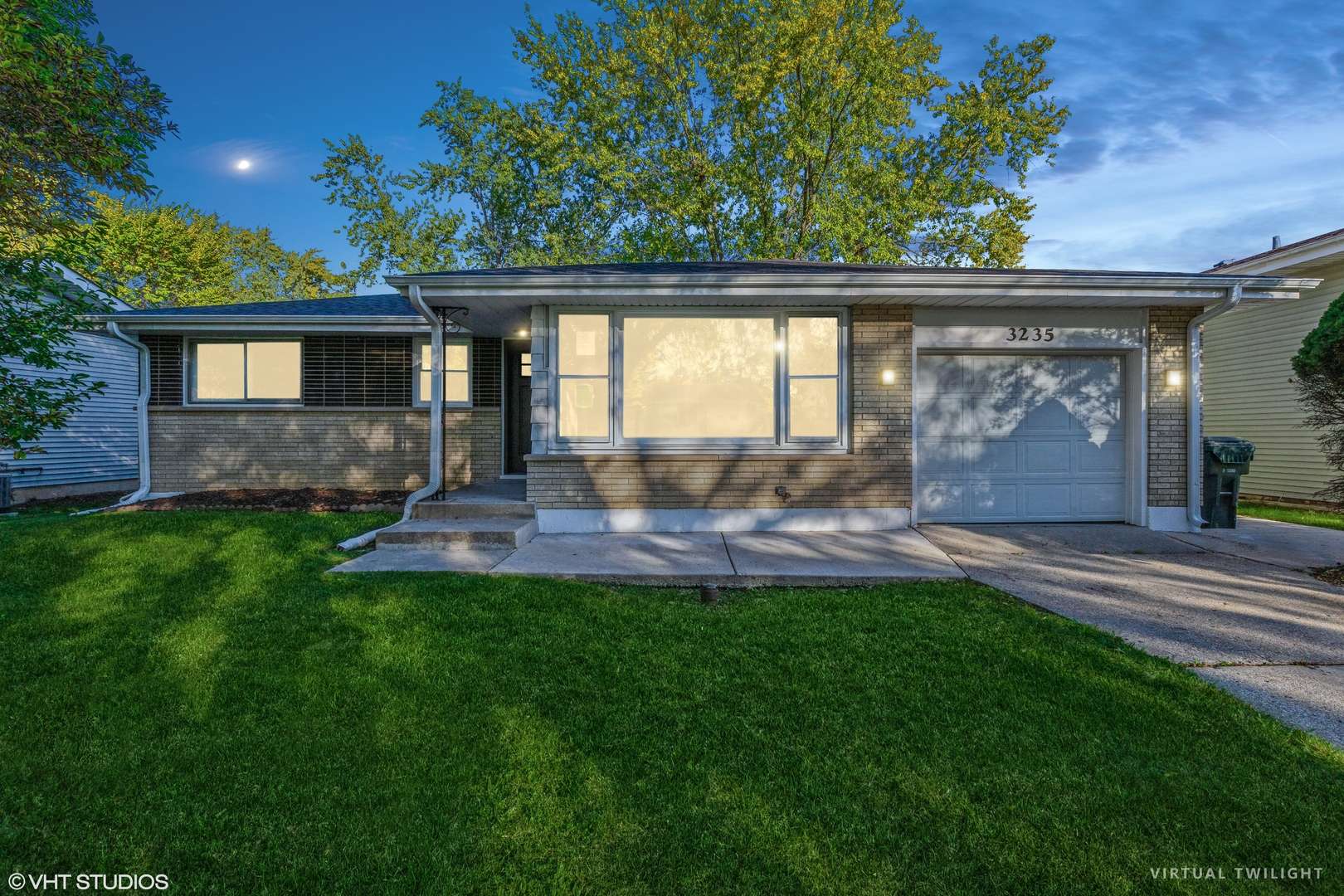 Waukegan, IL 60087,3235 Newcastle RD