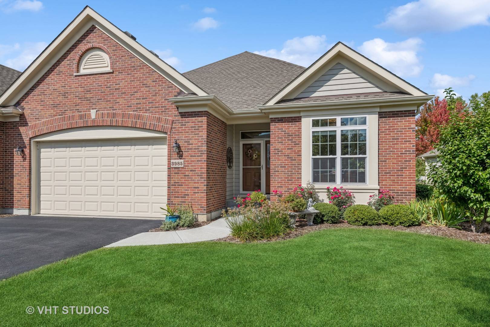Lake In The Hills, IL 60156,3985 Coyote Lakes CIR