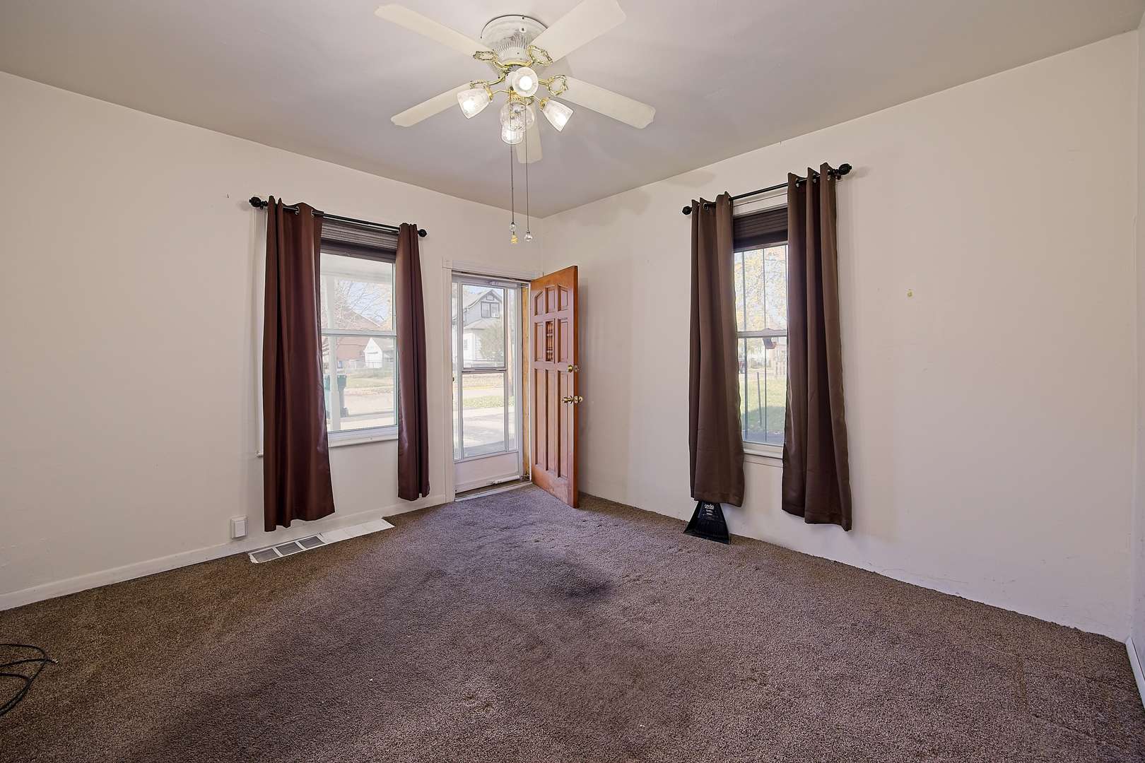 Waukegan, IL 60085,339 Besley PL