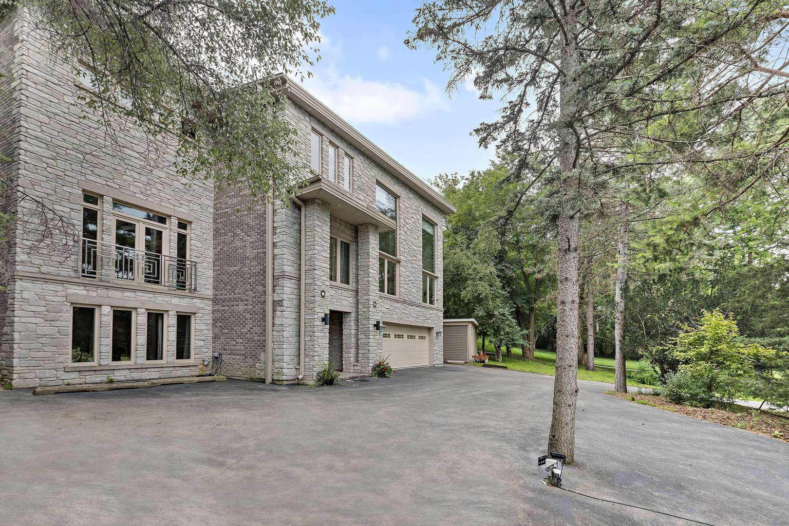 Barrington, IL 60010,23039 N High Ridge RD