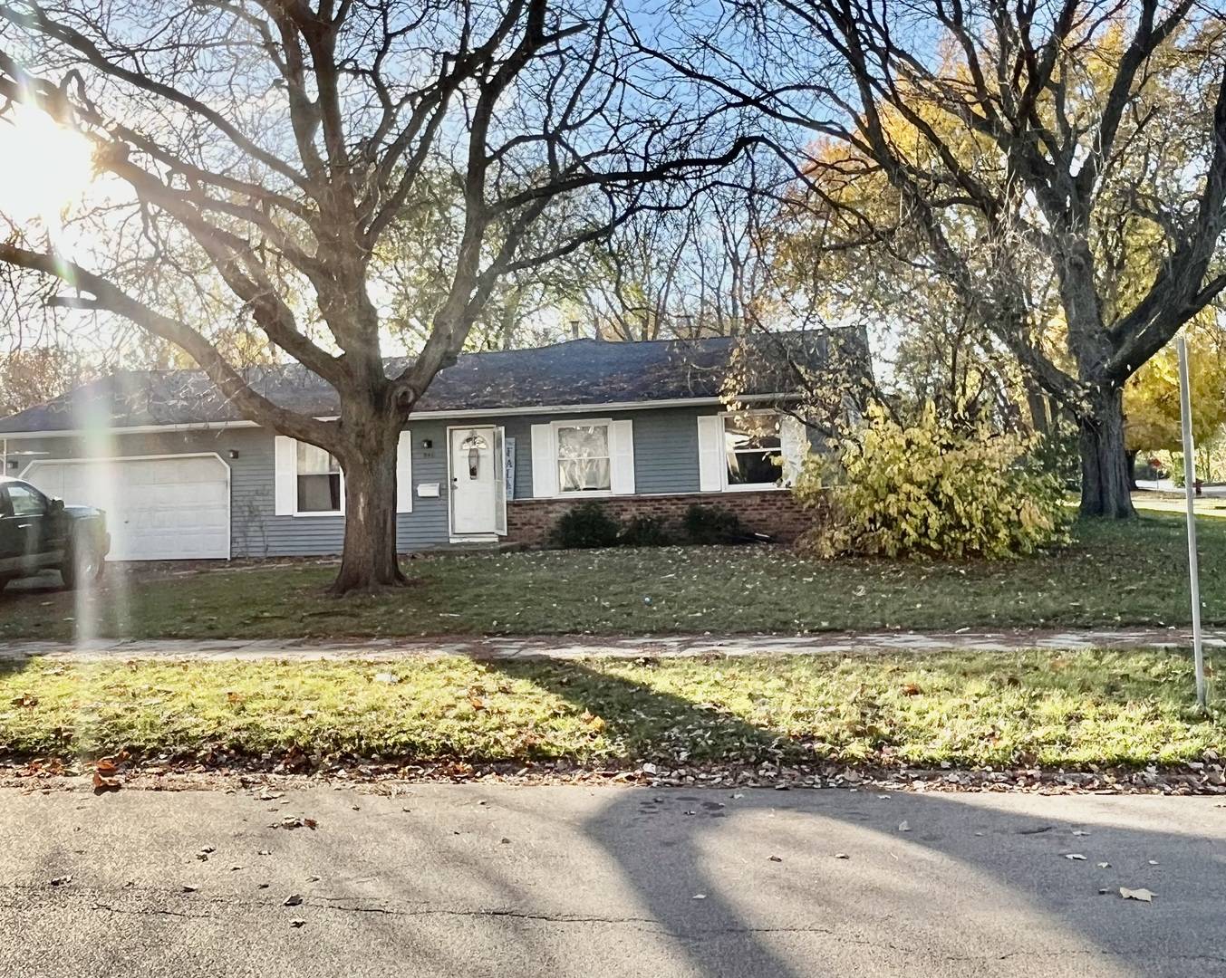 Aurora, IL 60506,940 Laurel DR