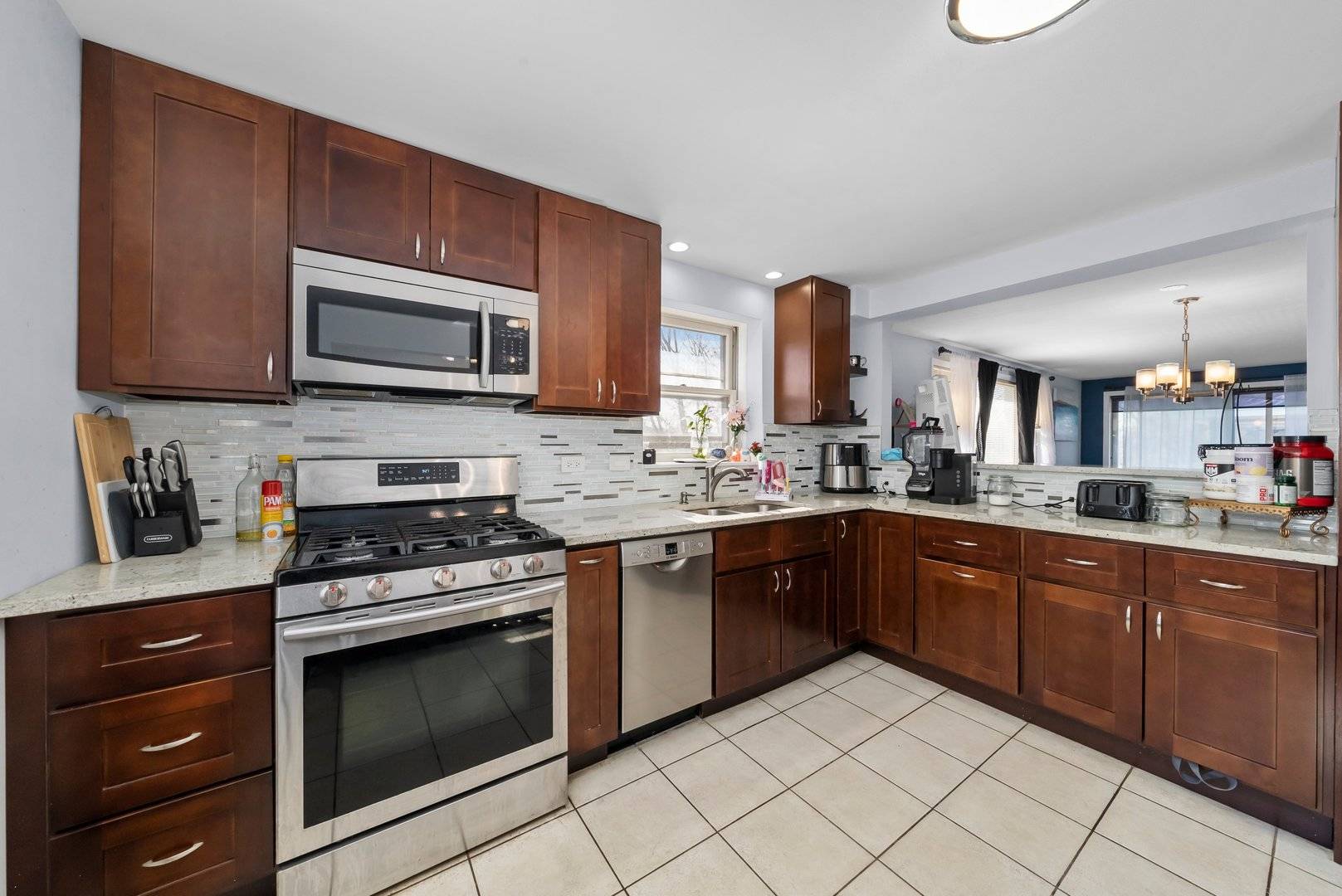 Chicago, IL 60630,5432 W Windsor AVE #3A