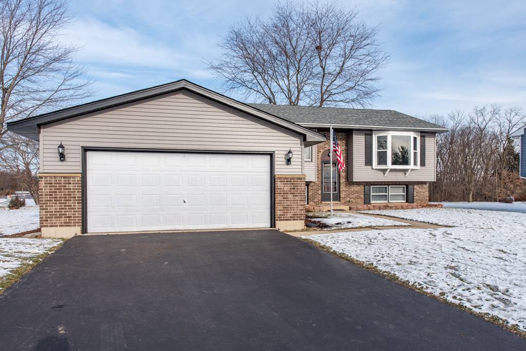 Lindenhurst, IL 60046,2532 Heron DR