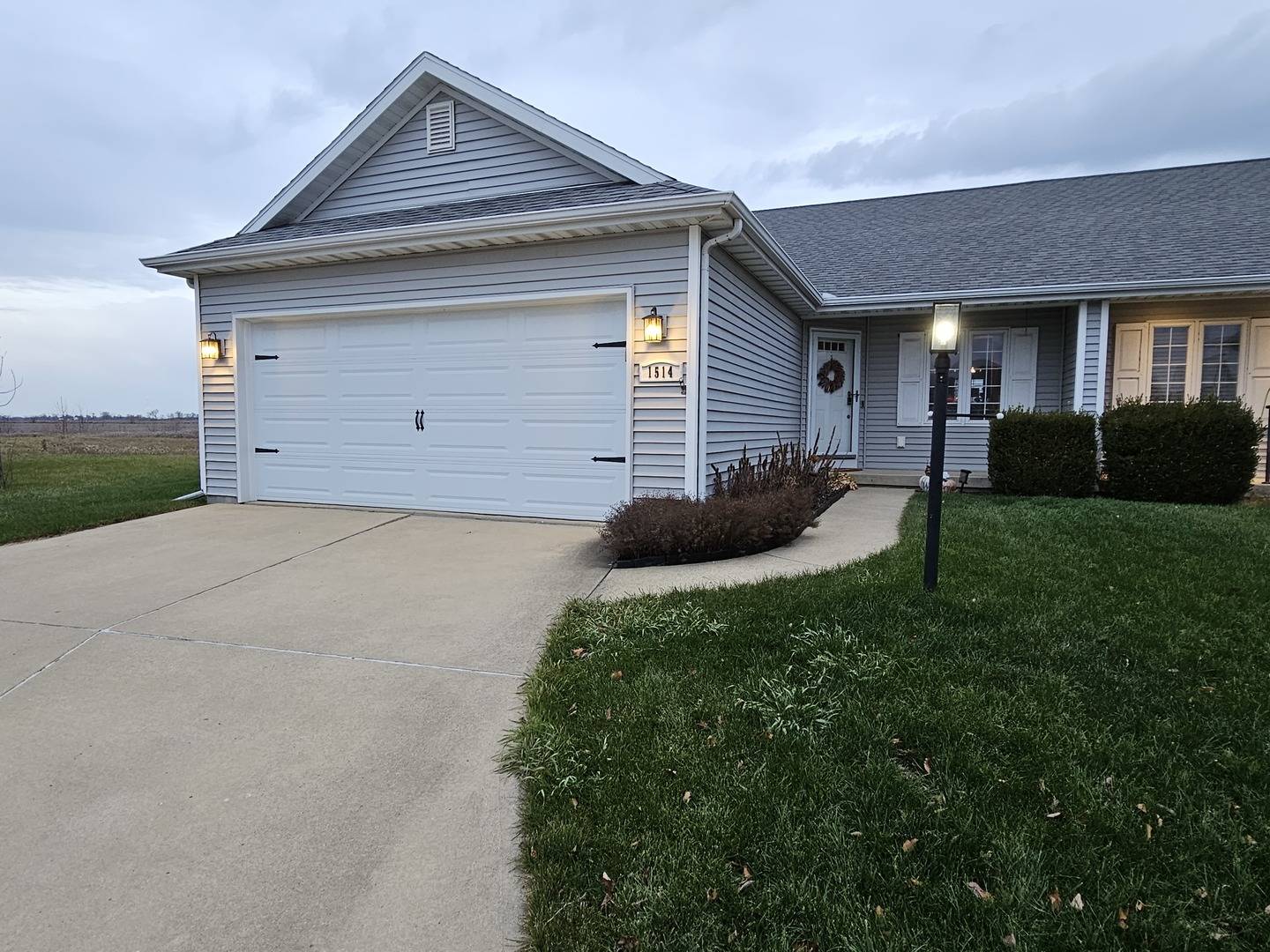 Champaign, IL 61822,1514 Stonebluff CT