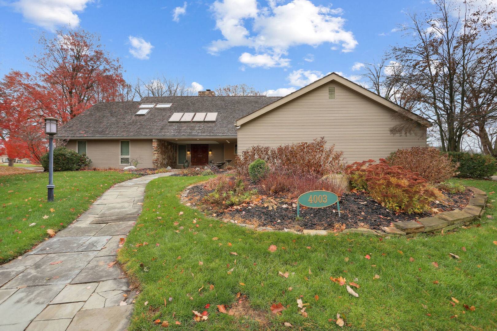 Champaign, IL 61822,4003 Lakepoint RD