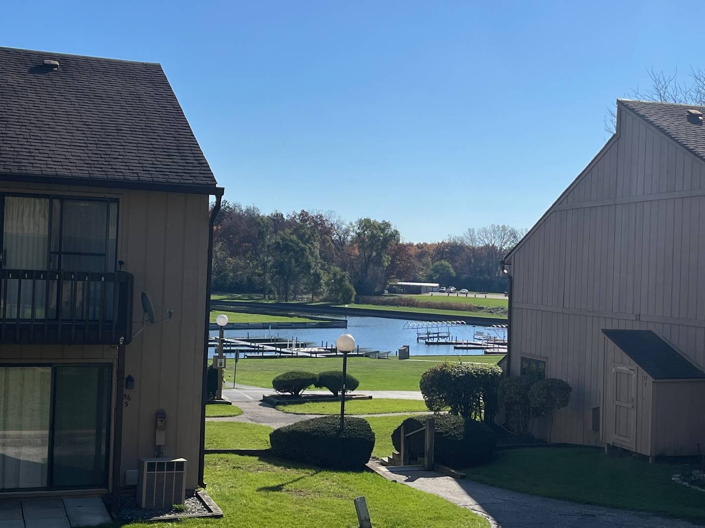 Fox Lake, IL 60020,55 Vail Colony #2