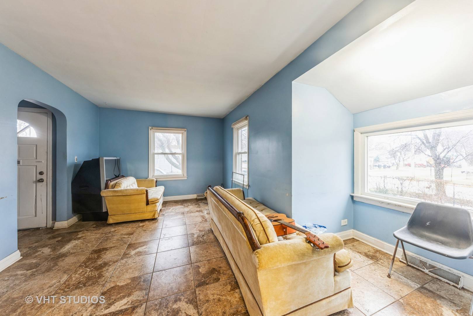 Waukegan, IL 60085,701 W Water ST