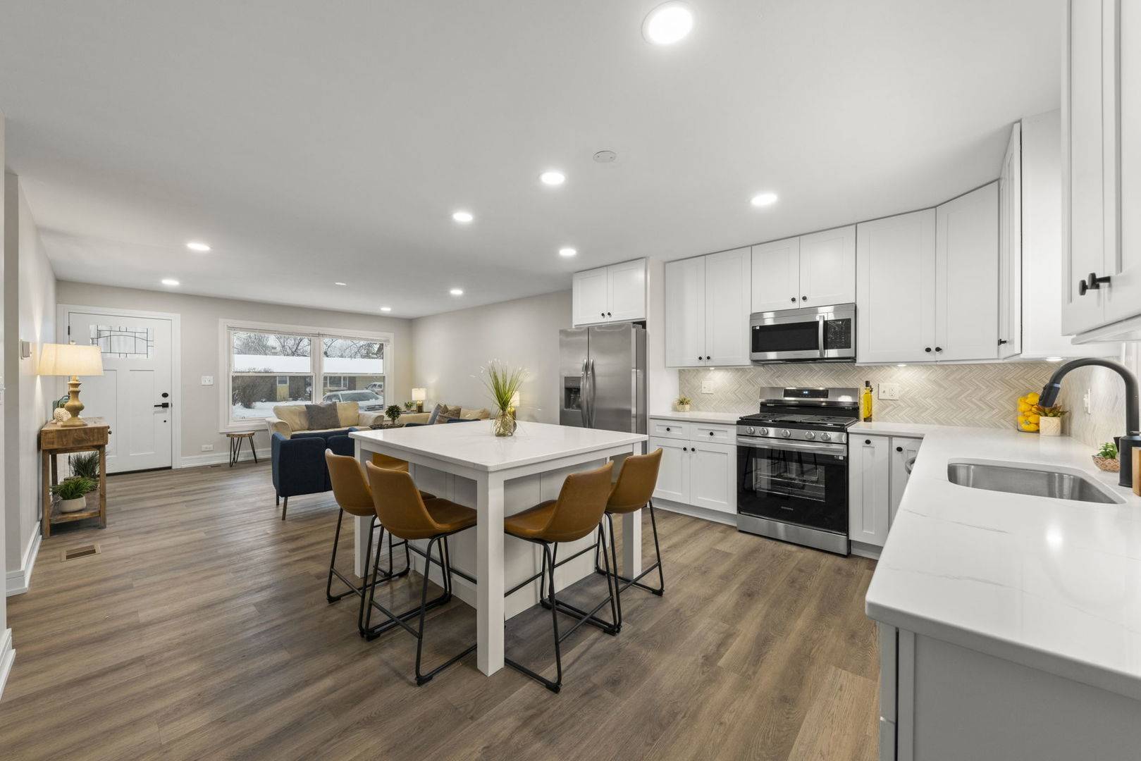 Woodridge, IL 60517,7647 Walnut AVE