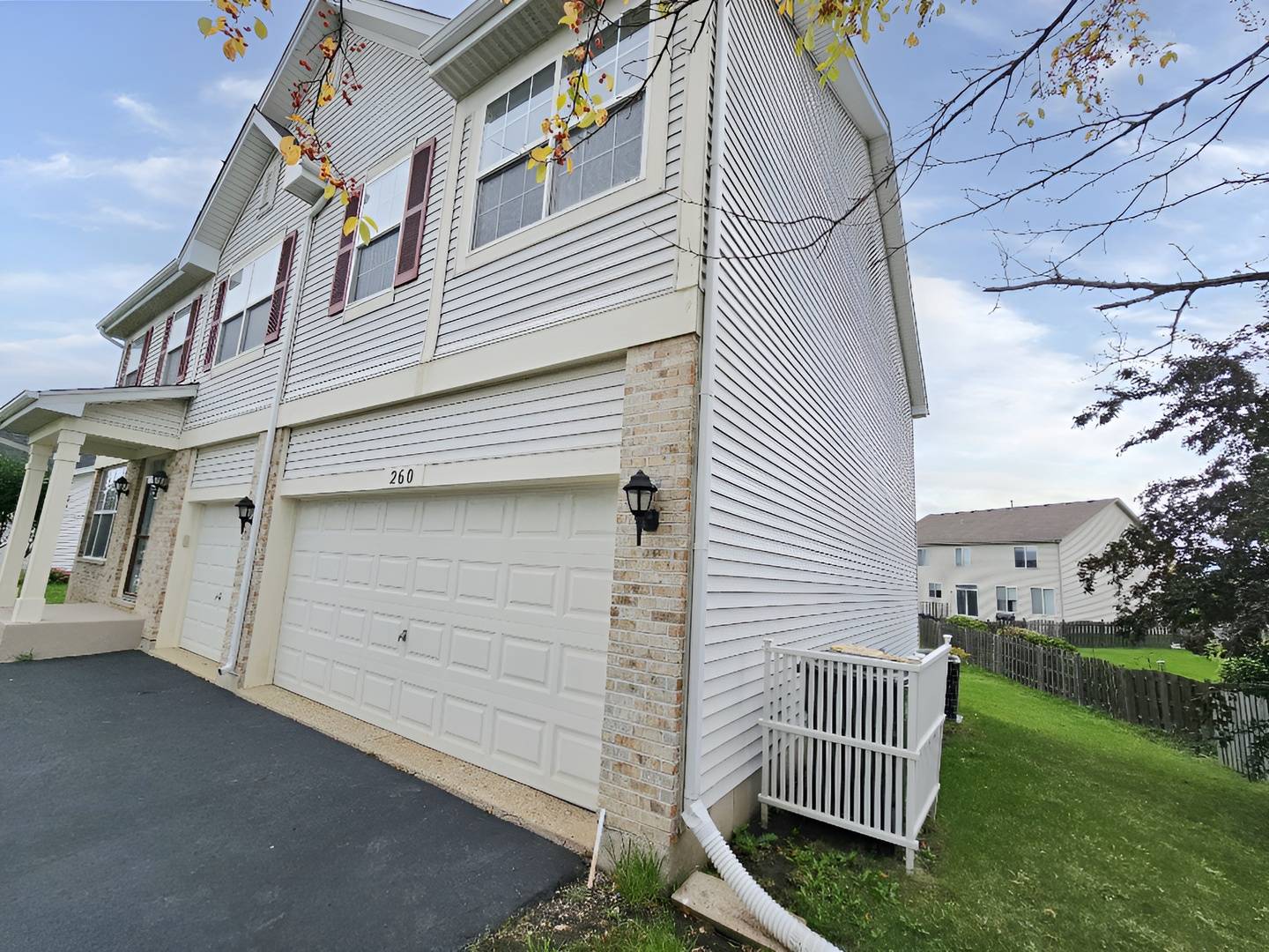 Round Lake, IL 60073,260 W Biros LN