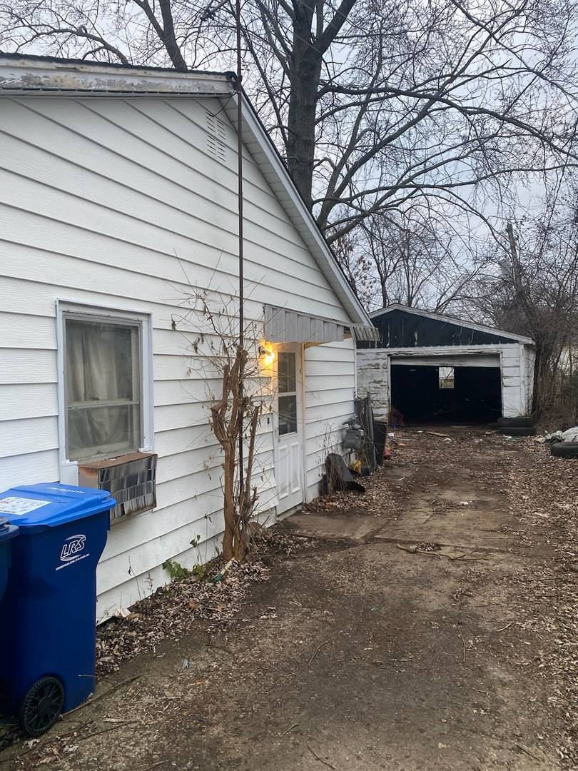 Waukegan, IL 60087,2705 W Florida AVE