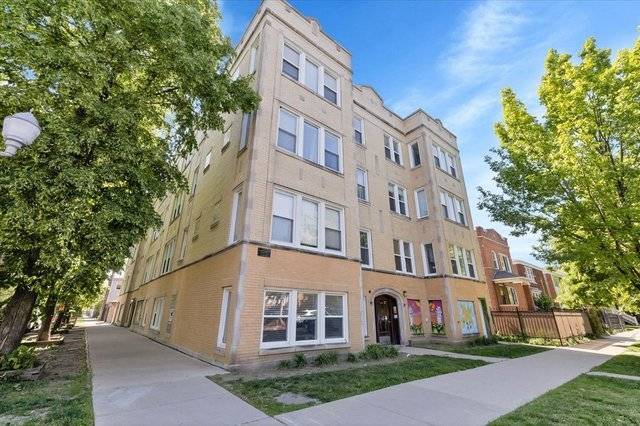 Chicago, IL 60618,3317 W George ST #2