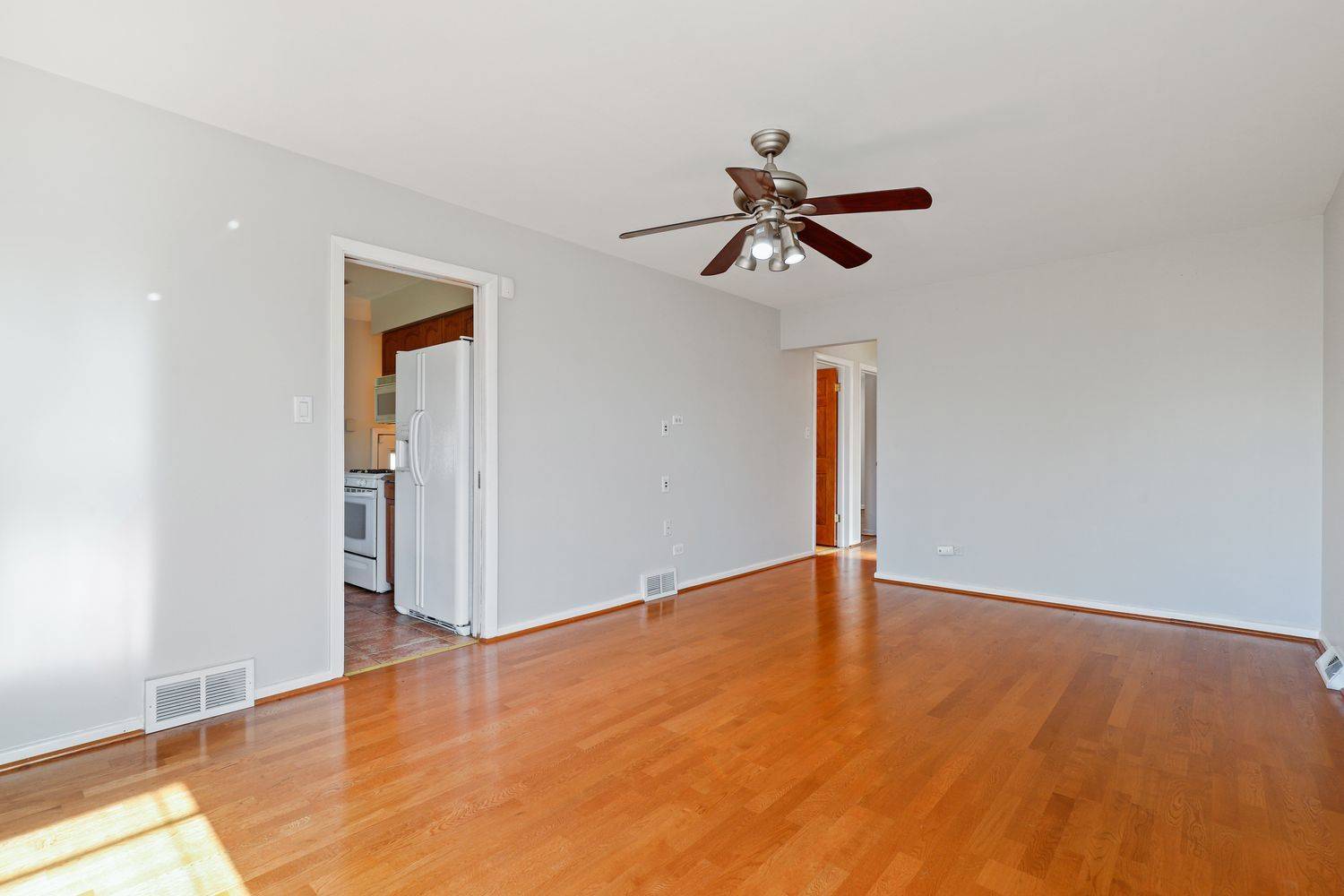 Bellwood, IL 60104,23 51st AVE