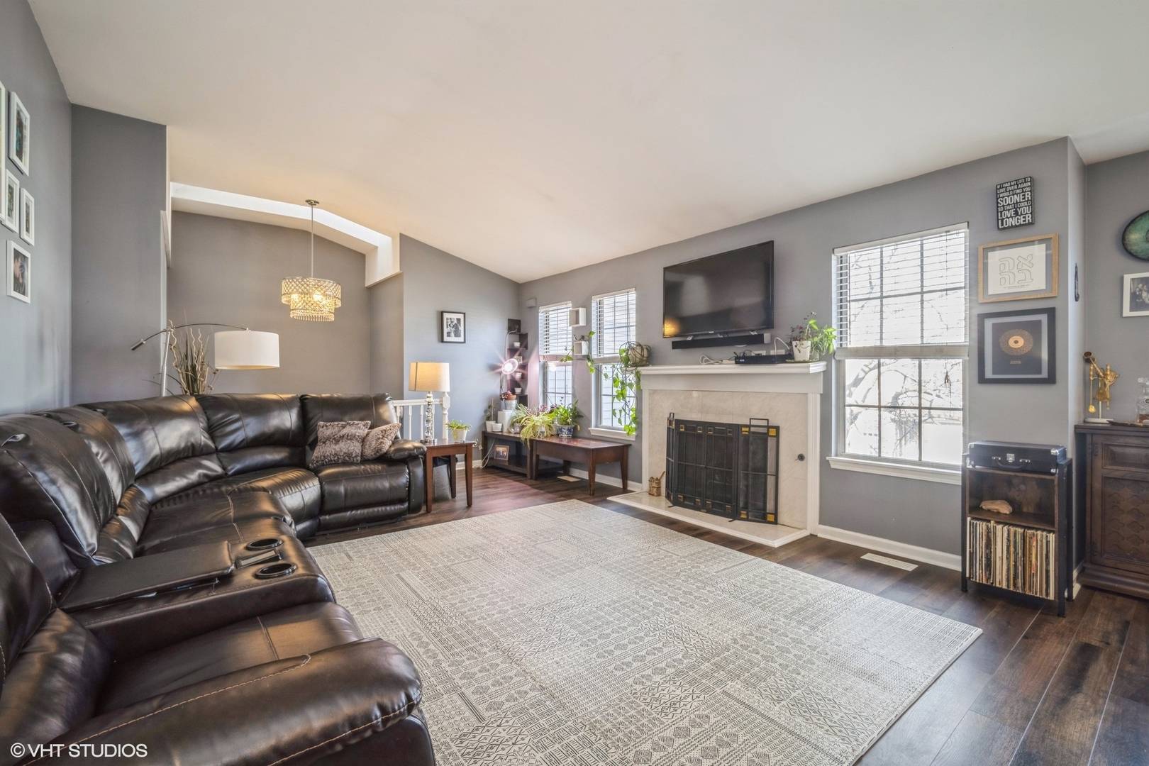 Vernon Hills, IL 60061,877 Lansing CT
