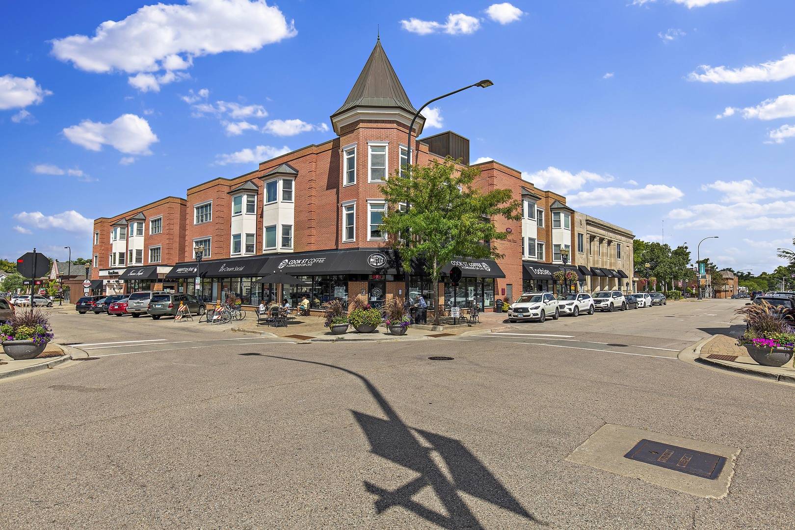 Barrington, IL 60010,100 E STATION ST #220