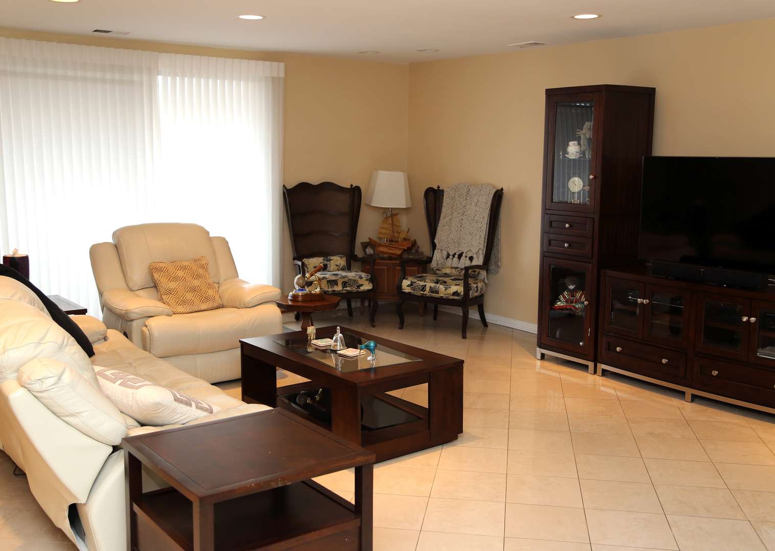 Northbrook, IL 60062,4050 Dundee RD #302