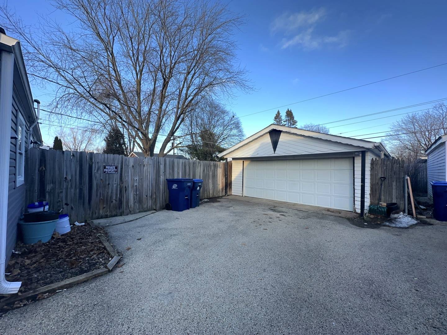 Waukegan, IL 60087,2223 Western AVE