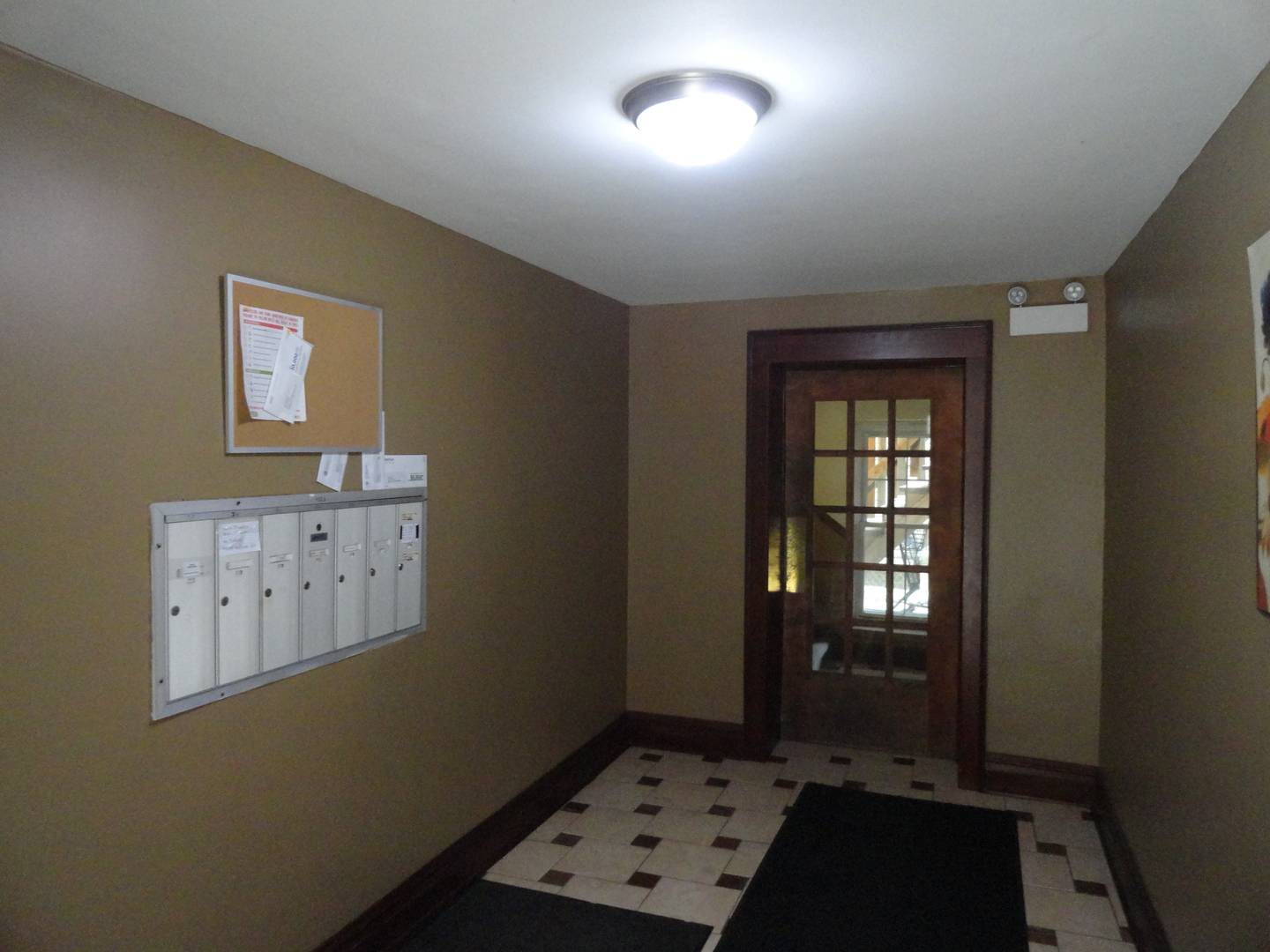 Chicago, IL 60618,4323 N DRAKE AVE #2W