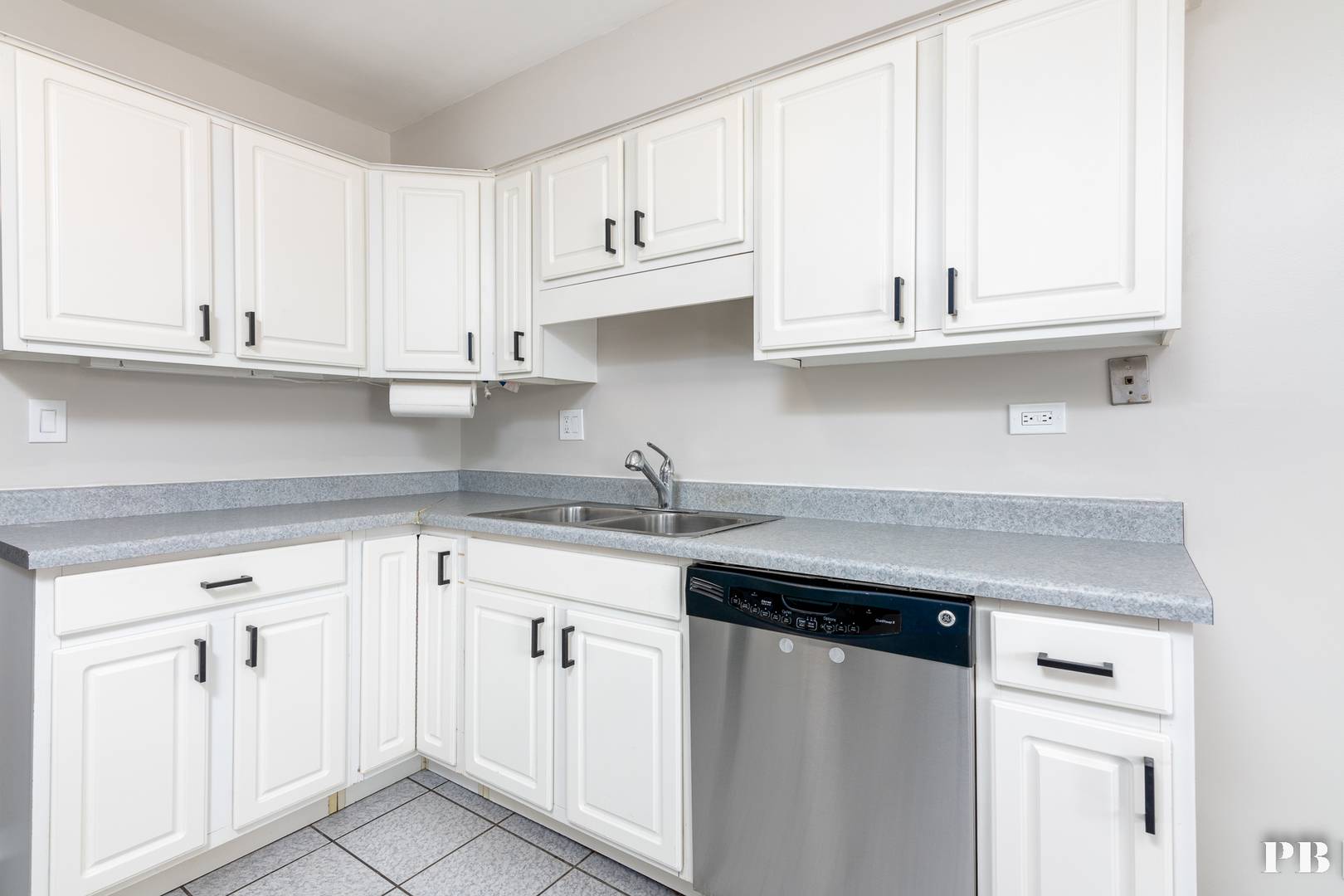 Palatine, IL 60074,1100 E Randville DR #201