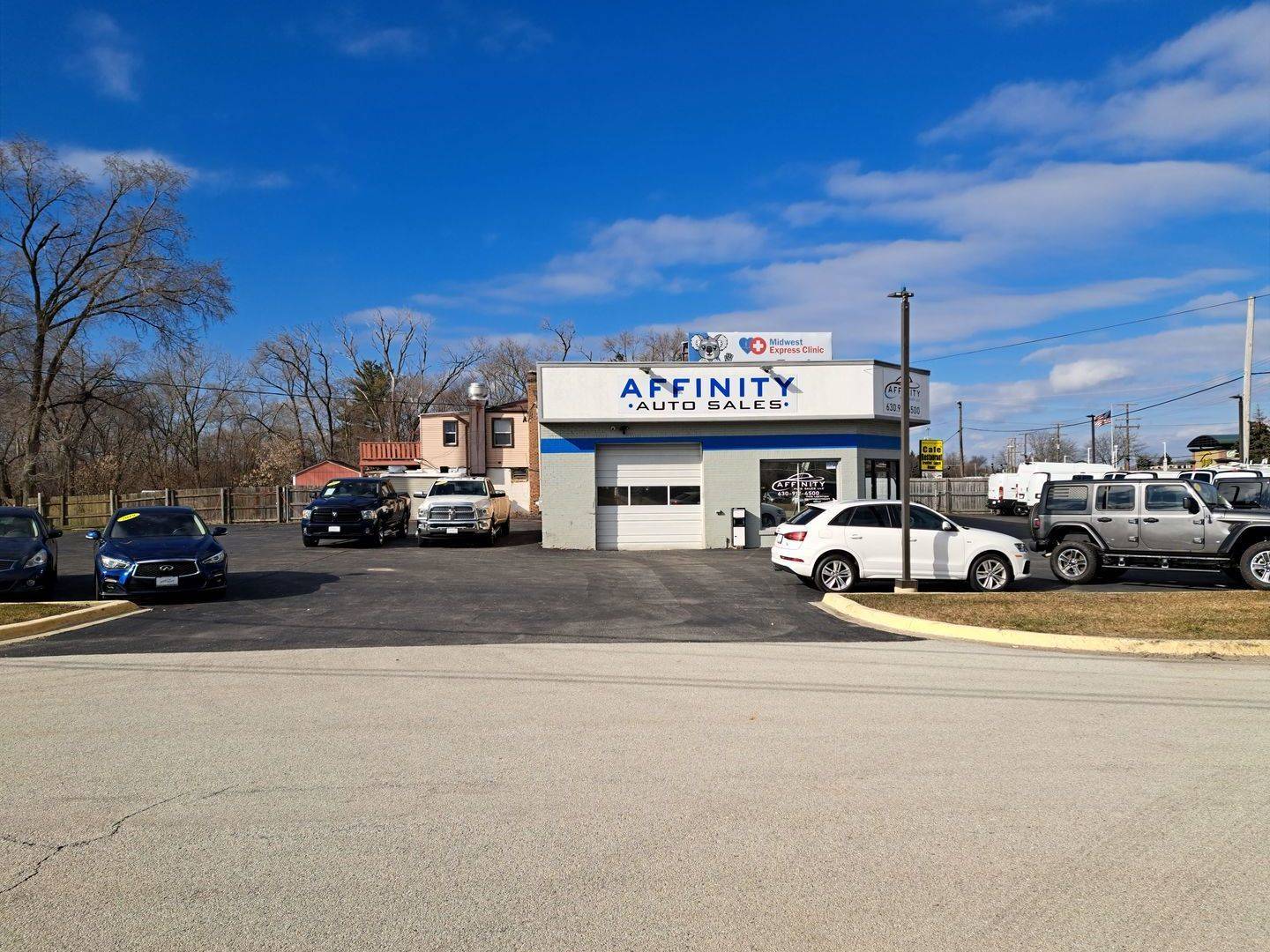 Roselle, IL 60172,24W483 Lake ST