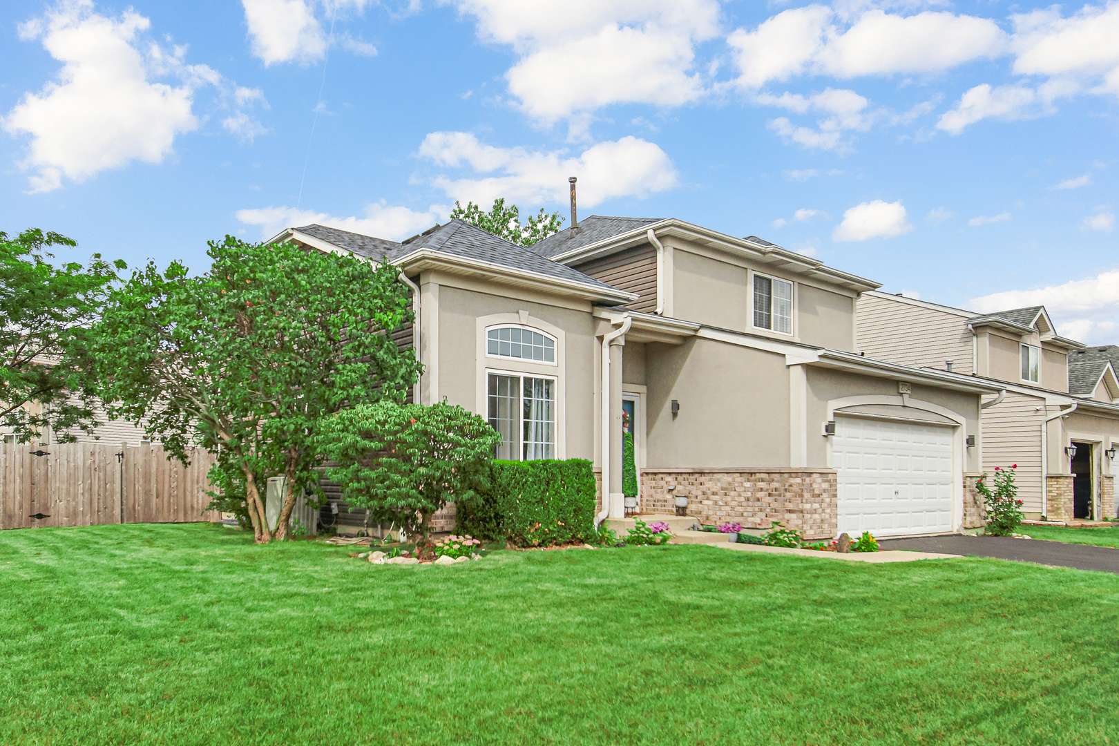 Waukegan, IL 60085,2734 W Hidden Glen DR