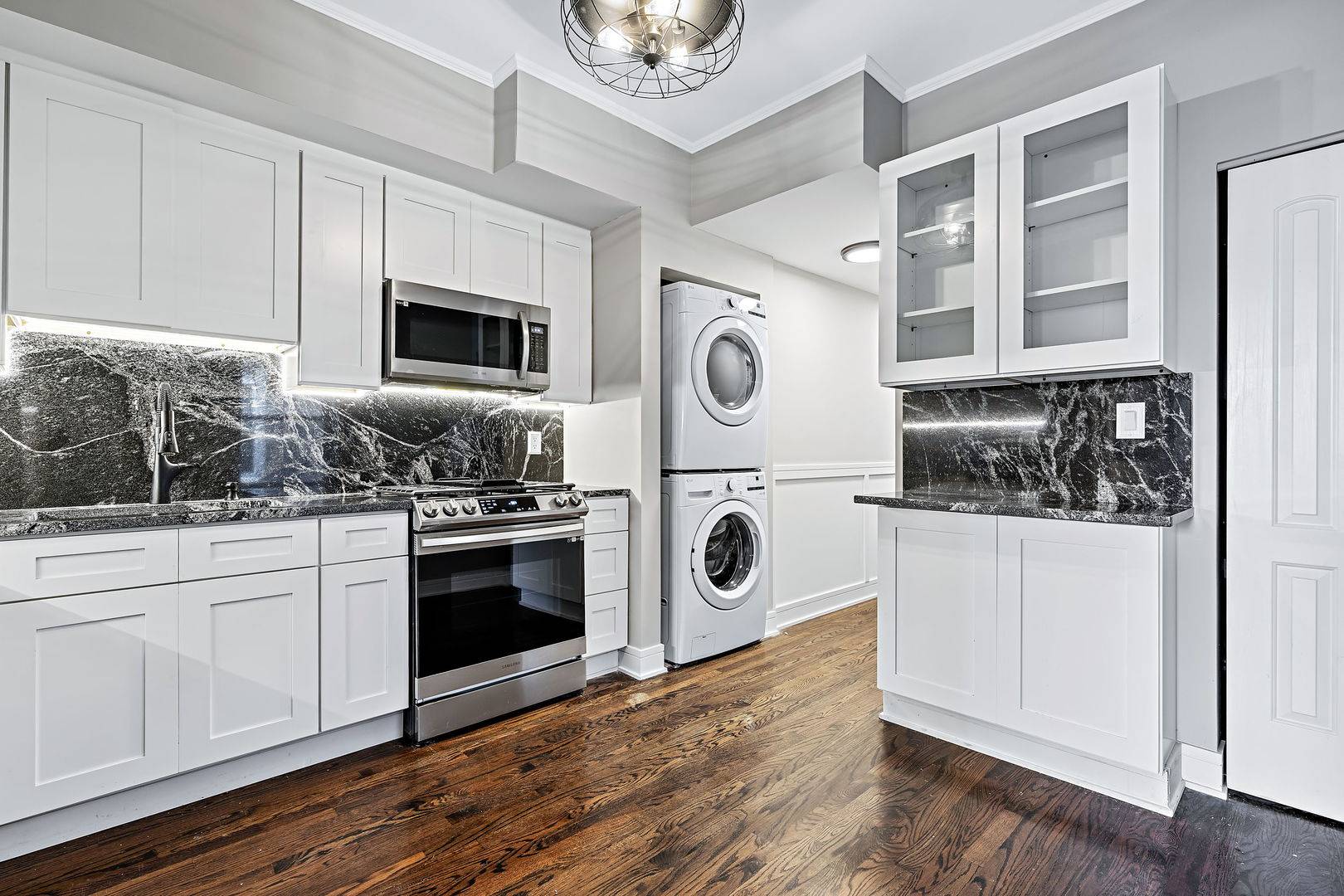 Chicago, IL 60618,3116 W Cullom AVE #2