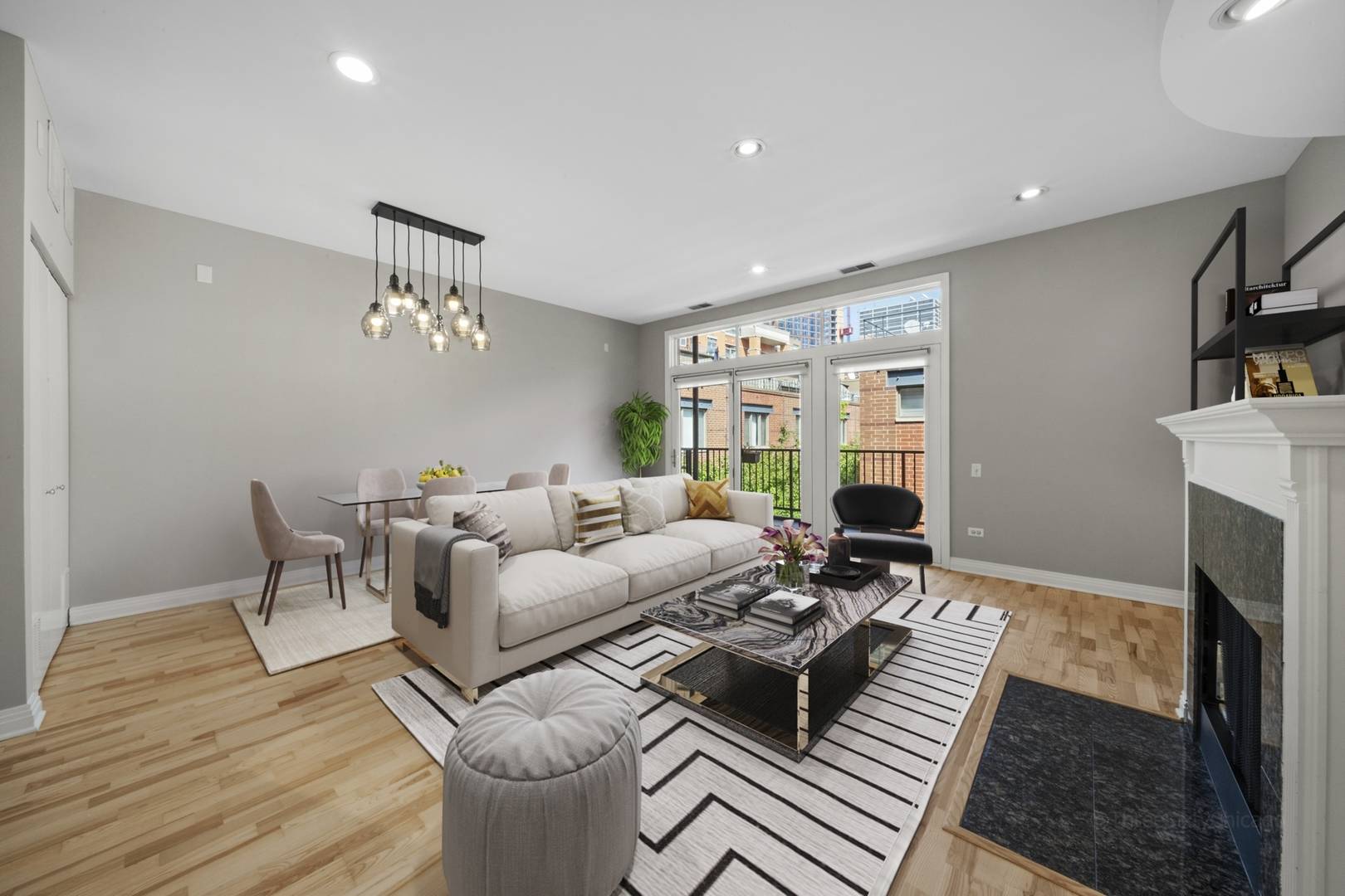 Chicago, IL 60661,321 N Jefferson ST #301