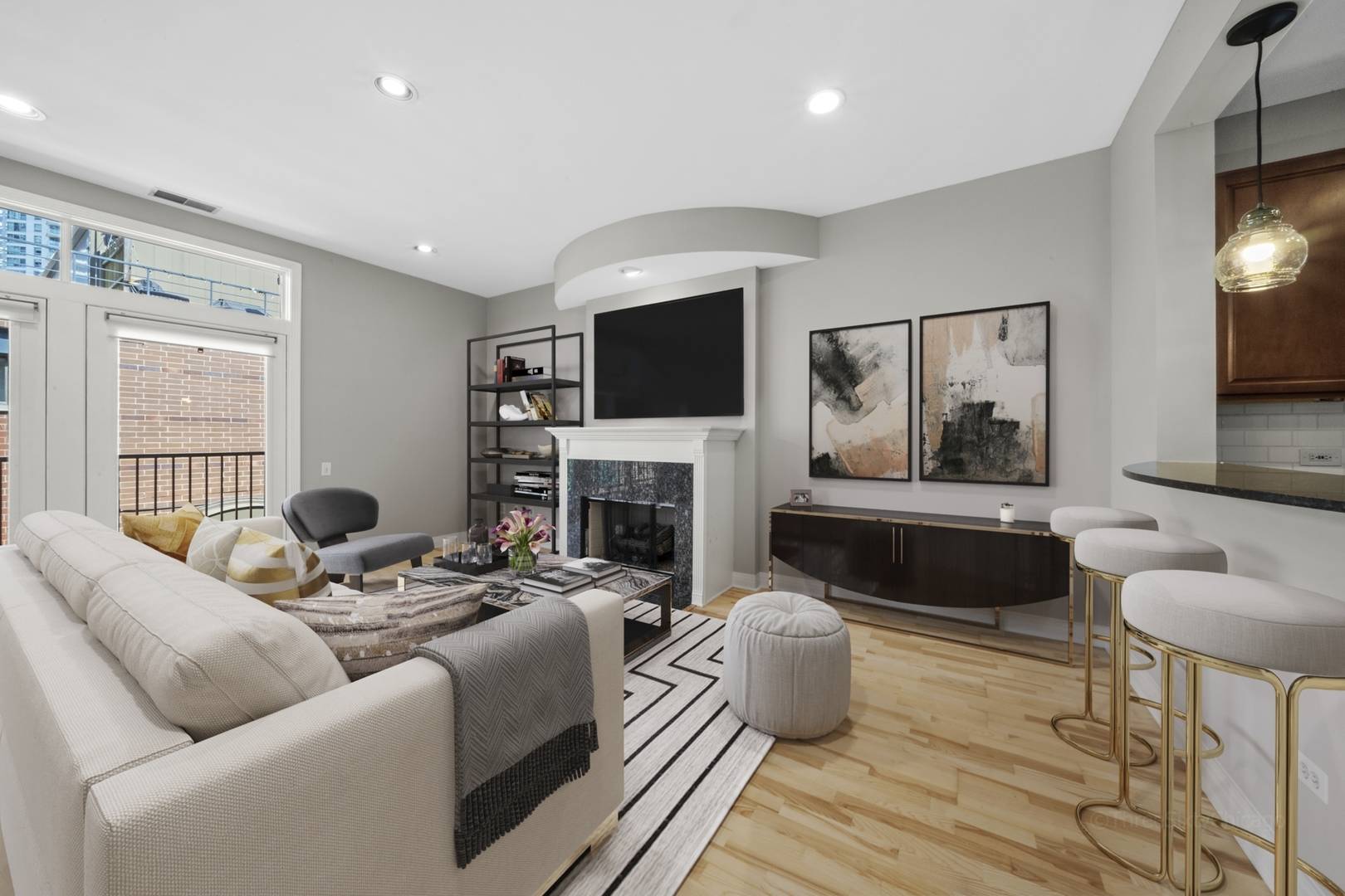 Chicago, IL 60661,321 N Jefferson ST #301