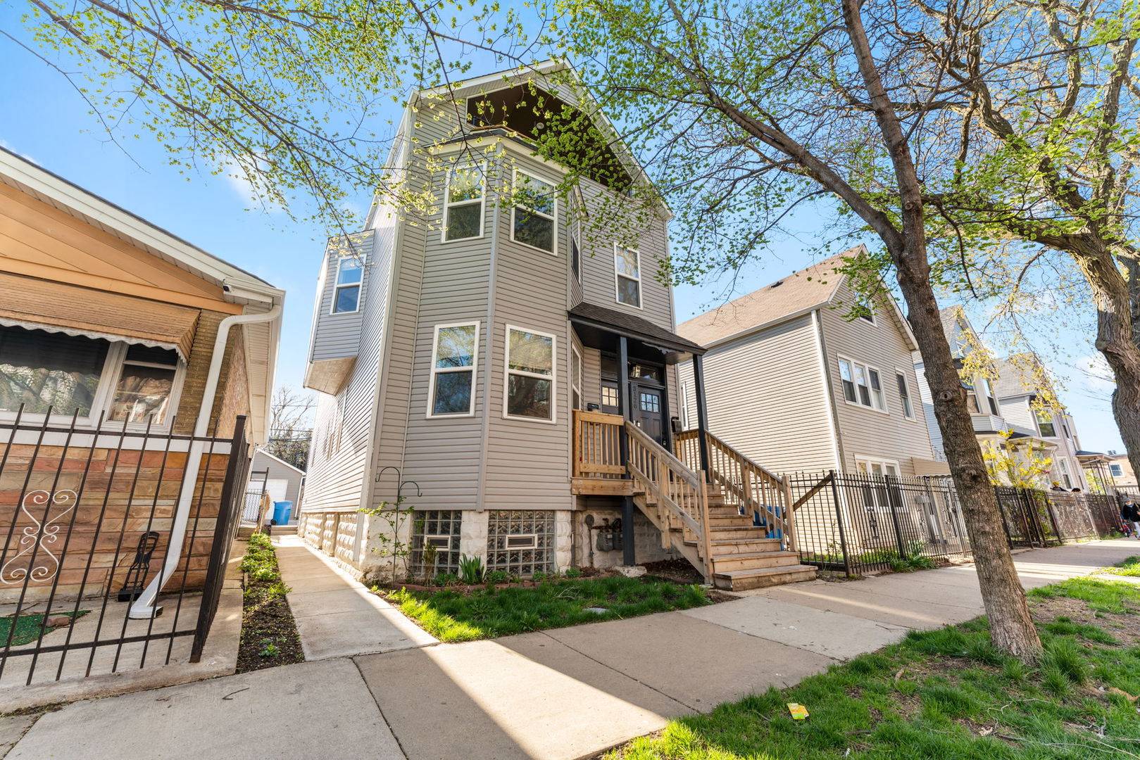 Chicago, IL 60618,3126 N Lawndale AVE