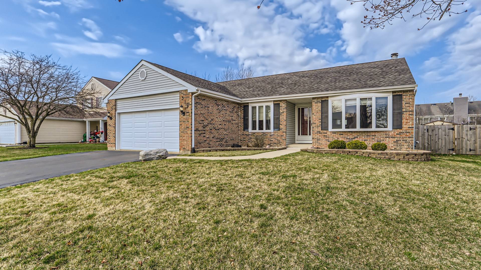 Carol Stream, IL 60188,518 Essex PL