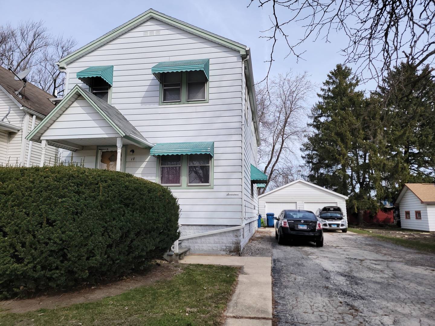 Steger, IL 60475,17 W 32nd ST