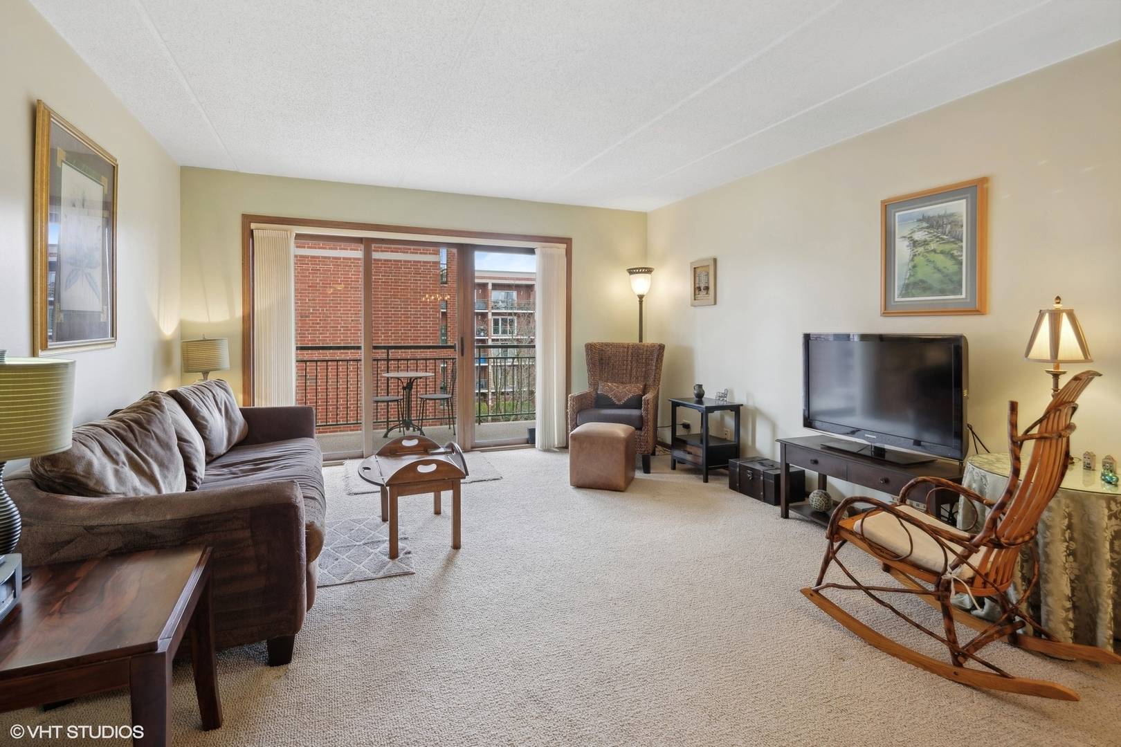 Chicago, IL 60630,5255 N Riversedge TER #405