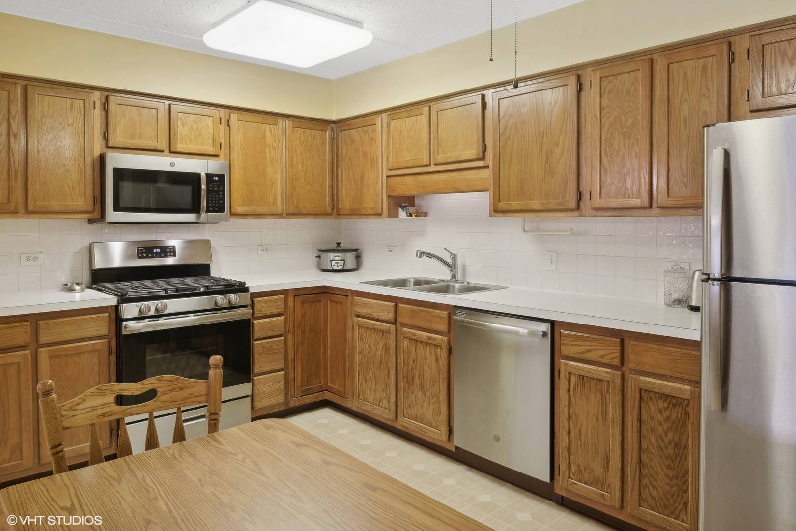 Chicago, IL 60630,5255 N Riversedge TER #405