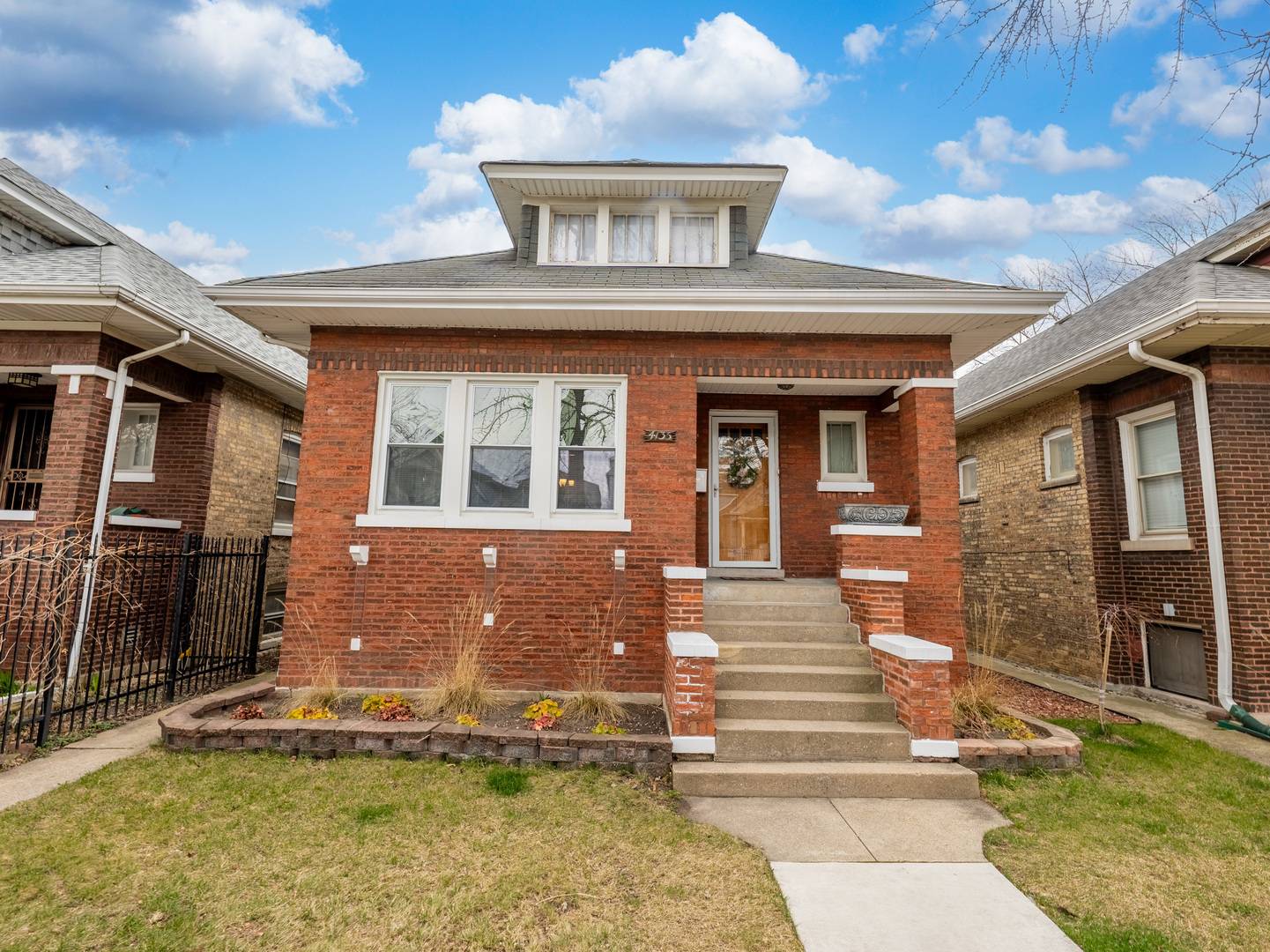 Chicago, IL 60618,4135 N Sacramento AVE