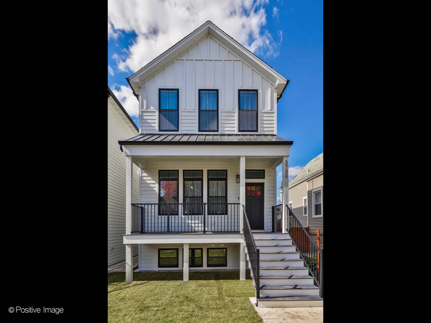 Chicago, IL 60618,4043 N Sacramento AVE
