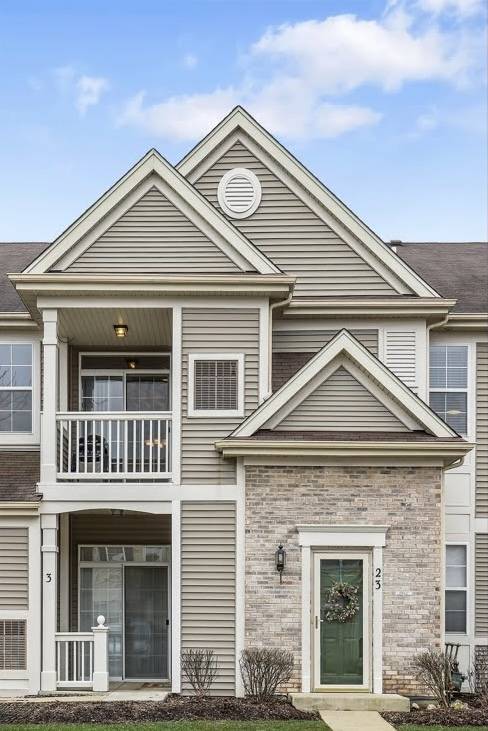 Pingree Grove, IL 60140,2220 Aurora DR #23