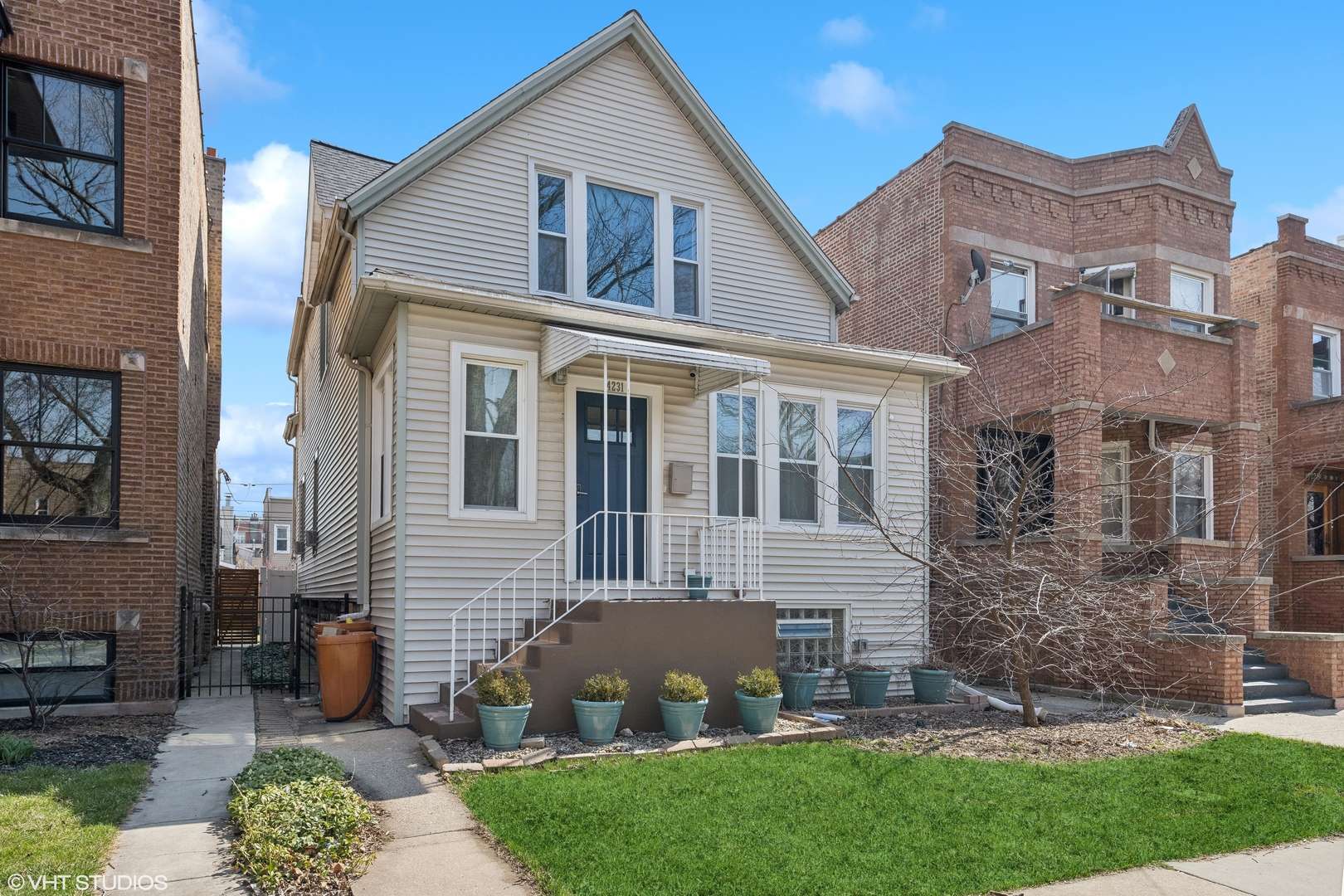 Chicago, IL 60618,4231 N Spaulding AVE