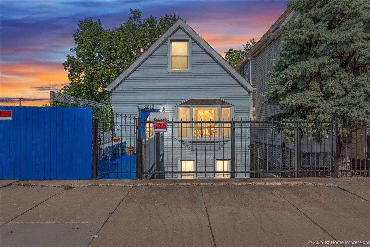 Chicago, IL 60617,9018 S Brandon AVE