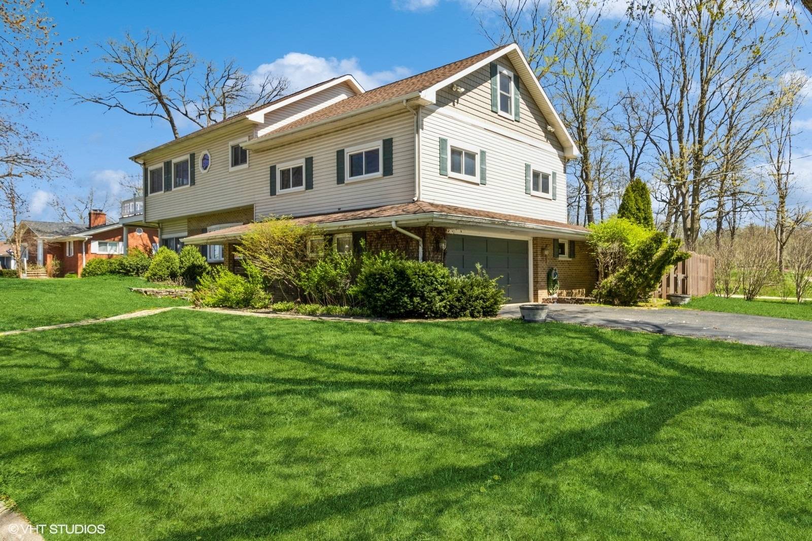 Lake Zurich, IL 60047,3 Ironwood CT