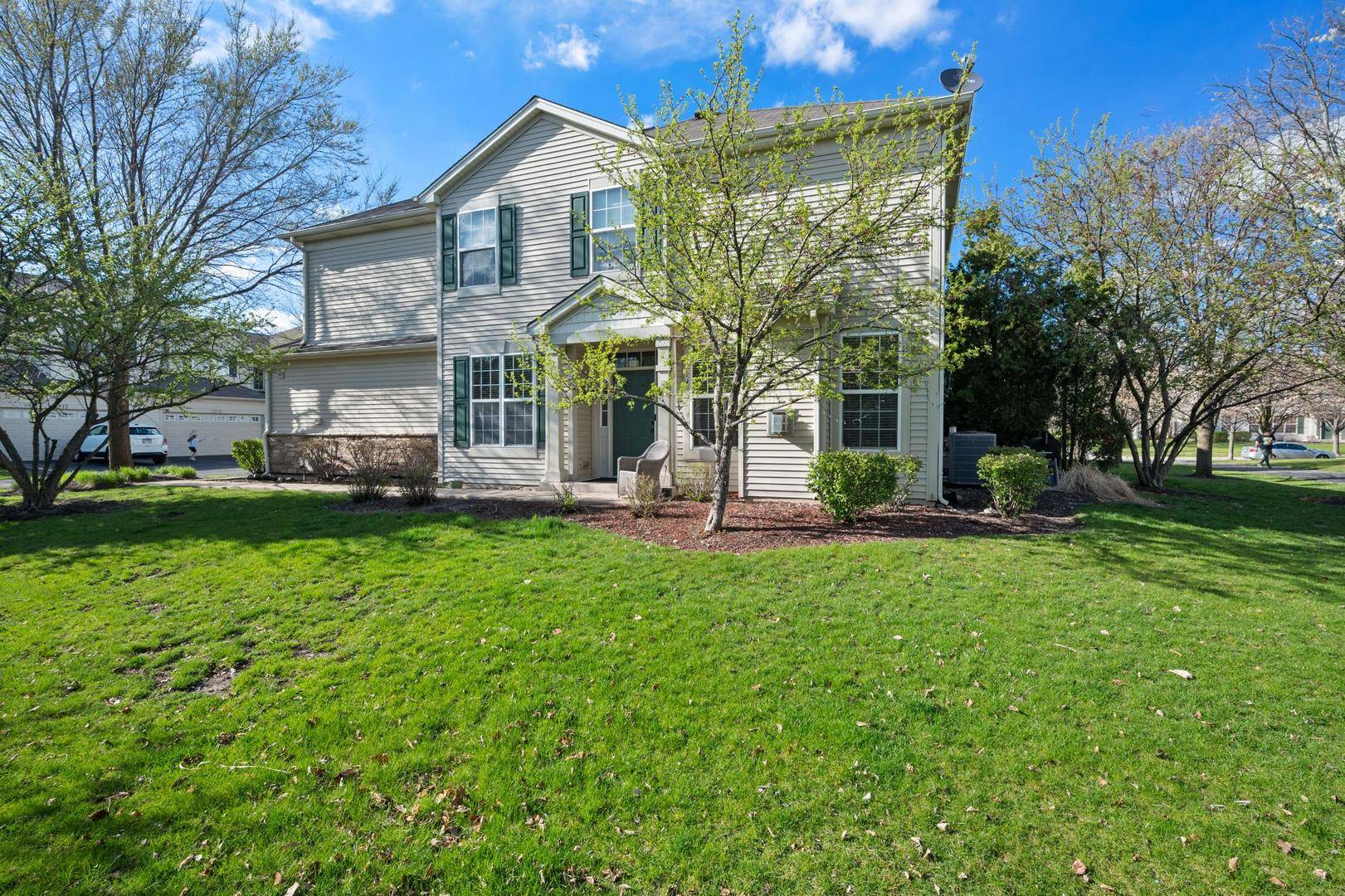 Montgomery, IL 60538,2207 Gallant Fox CIR #2207