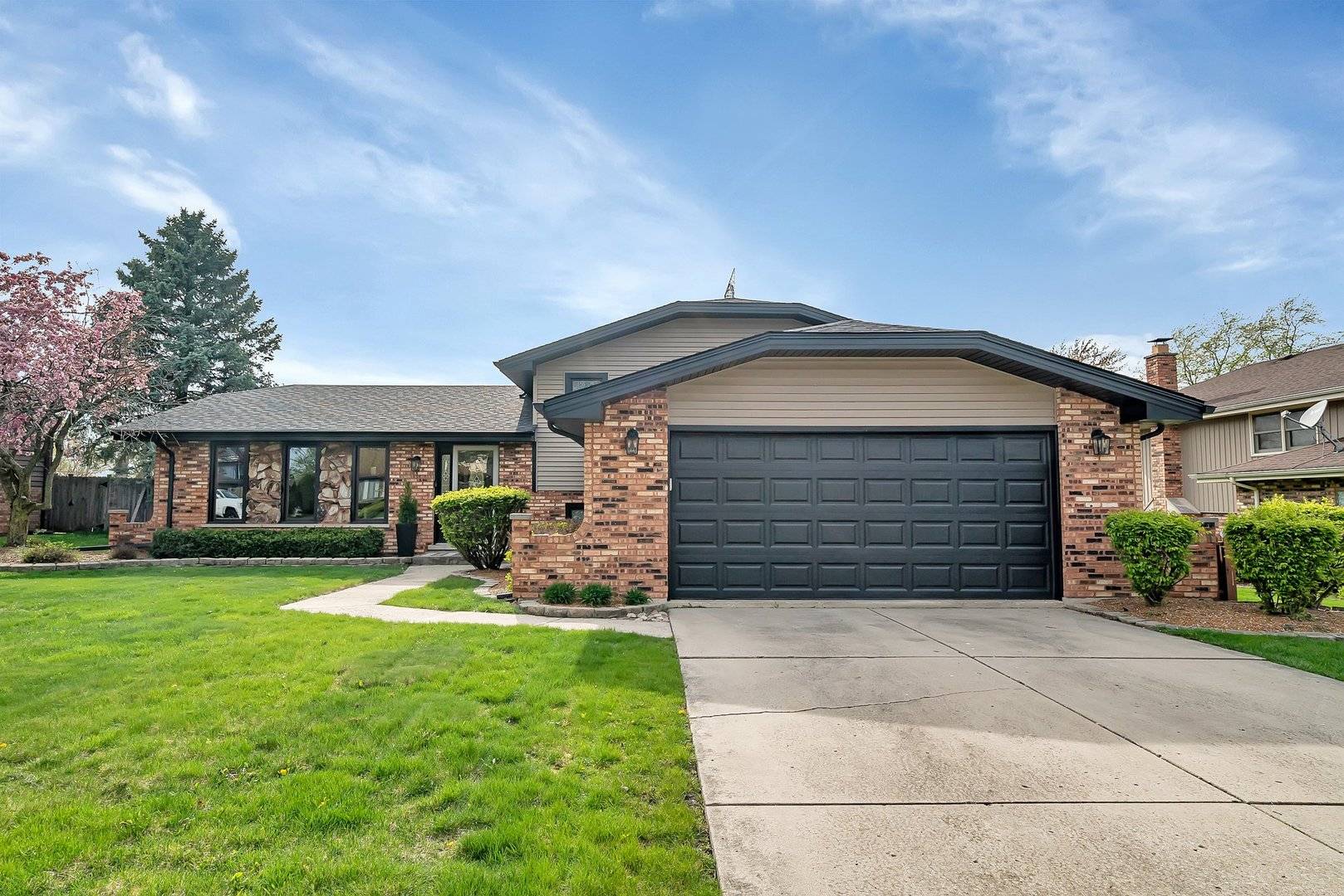 Homer Glen, IL 60491,15554 Maple CT