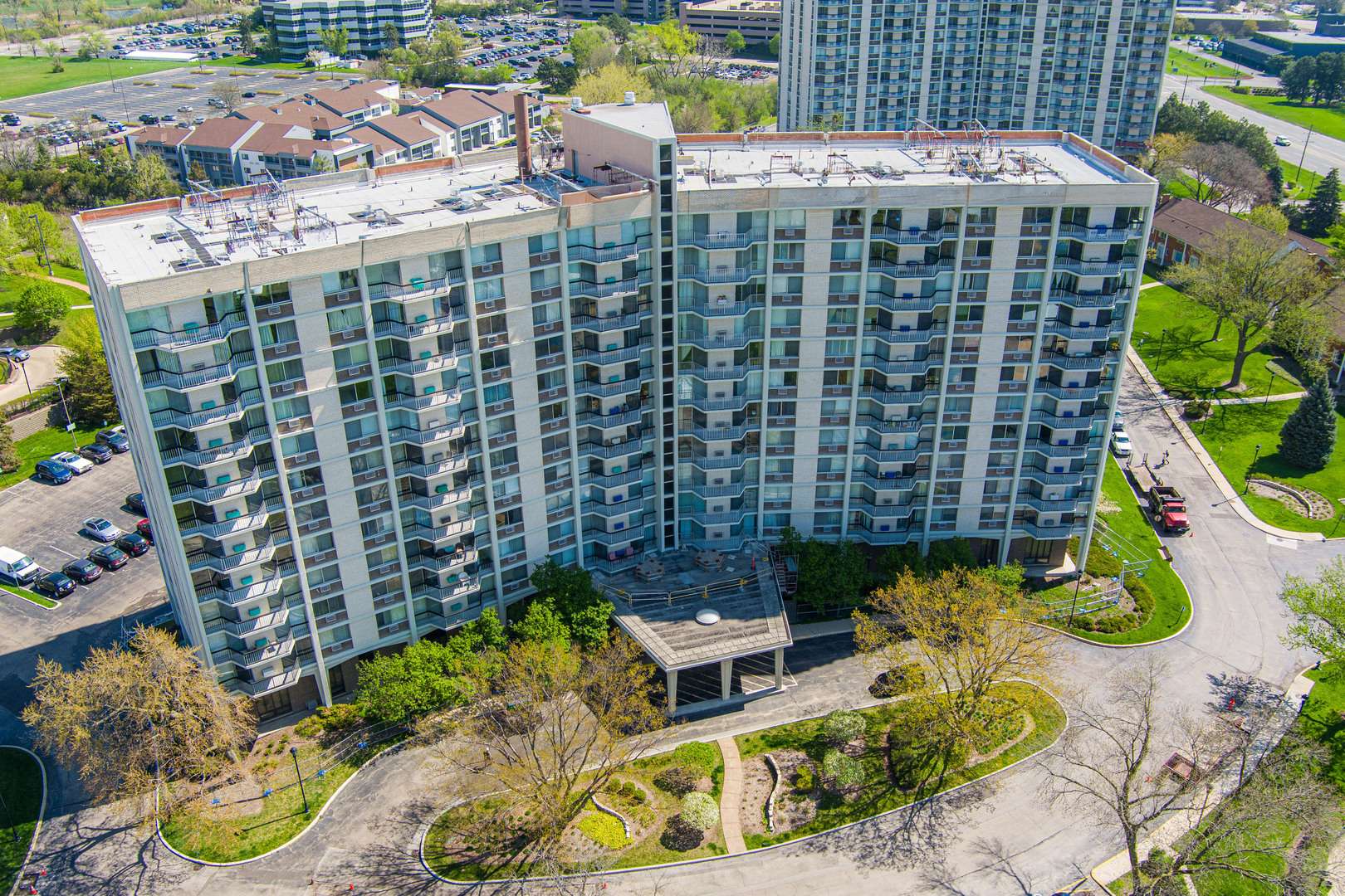Oak Brook, IL 60523,20 N Tower RD #5M