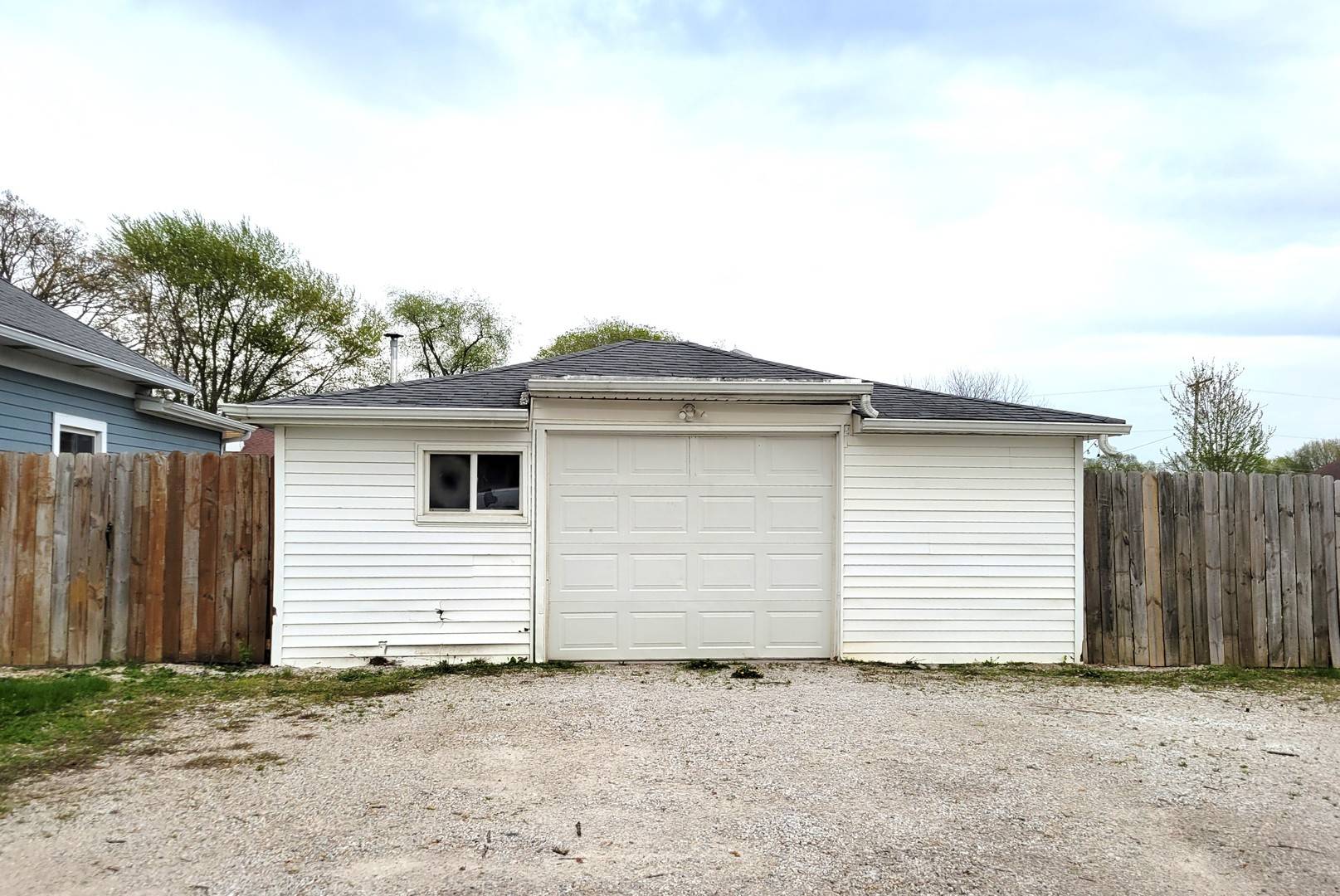 Streator, IL 61364,317 W Livingston RD