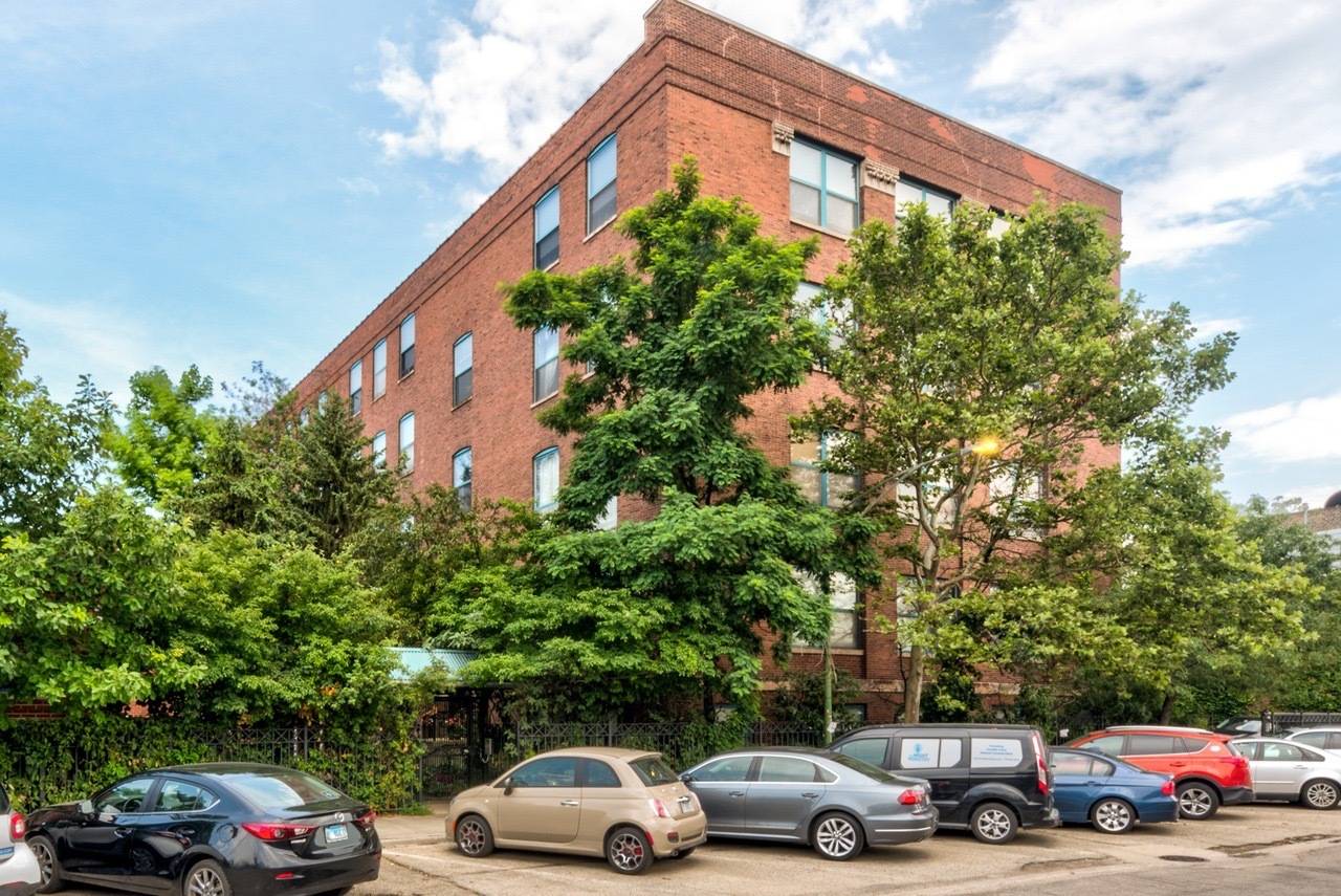 Chicago, IL 60640,4745 N RAVENSWOOD AVE #207