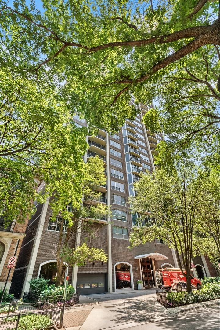 Chicago, IL 60610,1515 N Astor ST #22BC