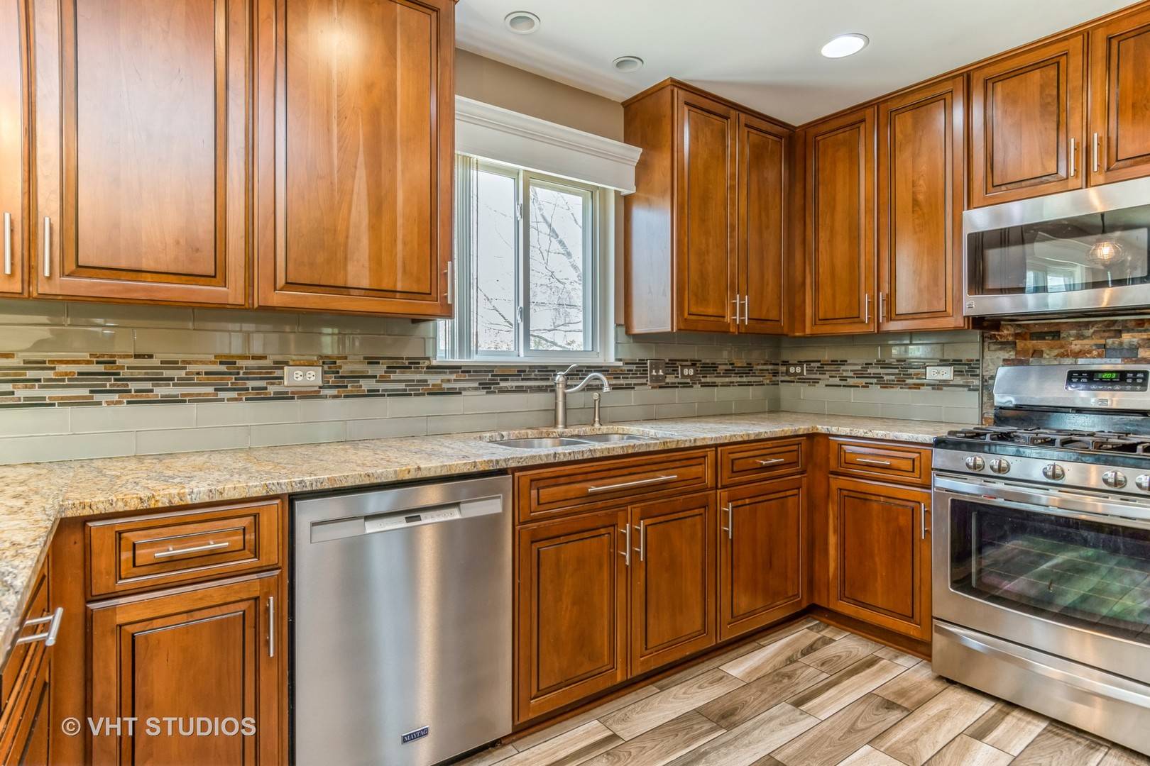 Montgomery, IL 60538,1757 Stonegate DR