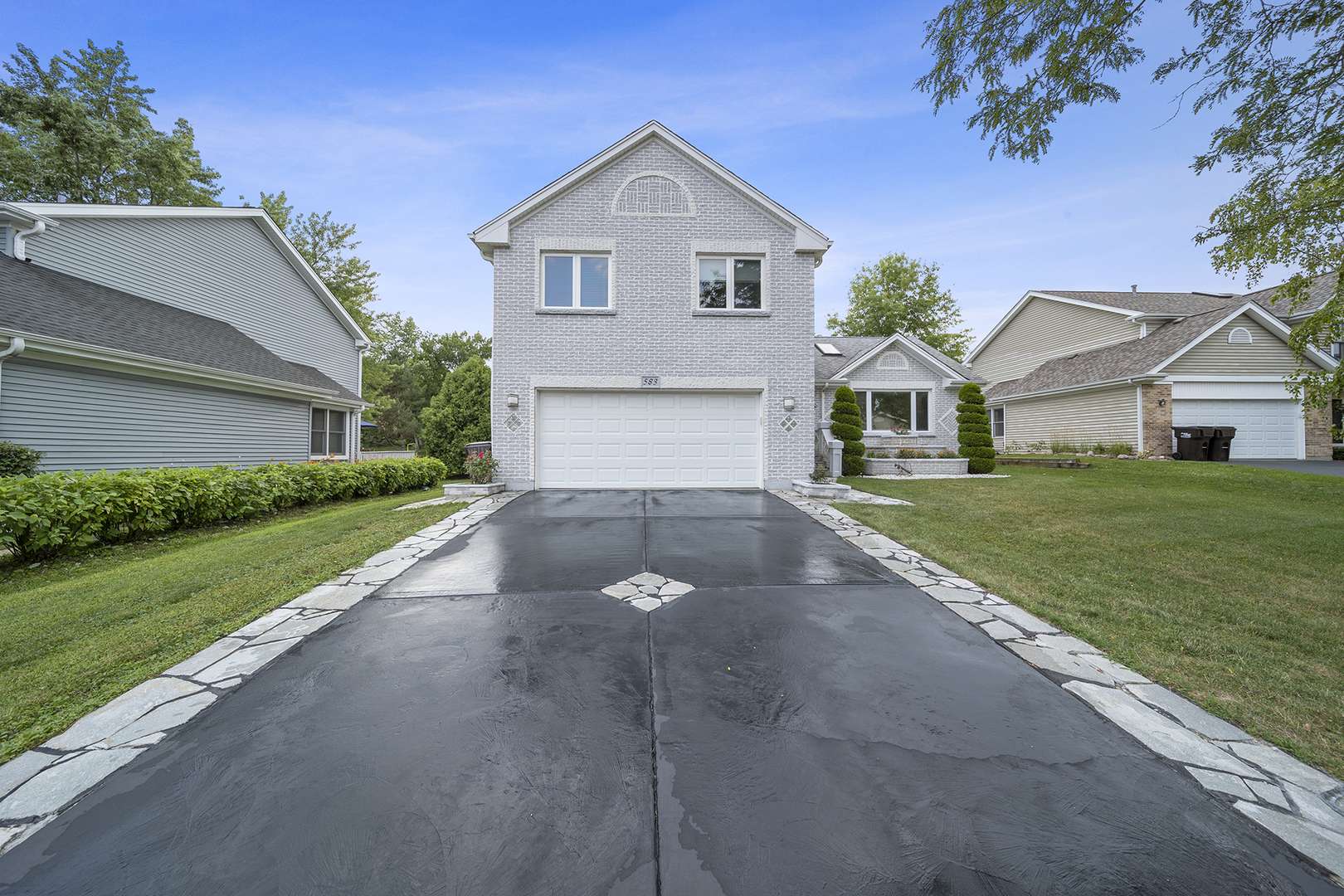 Lake Zurich, IL 60047,583 S Country Ridge CT