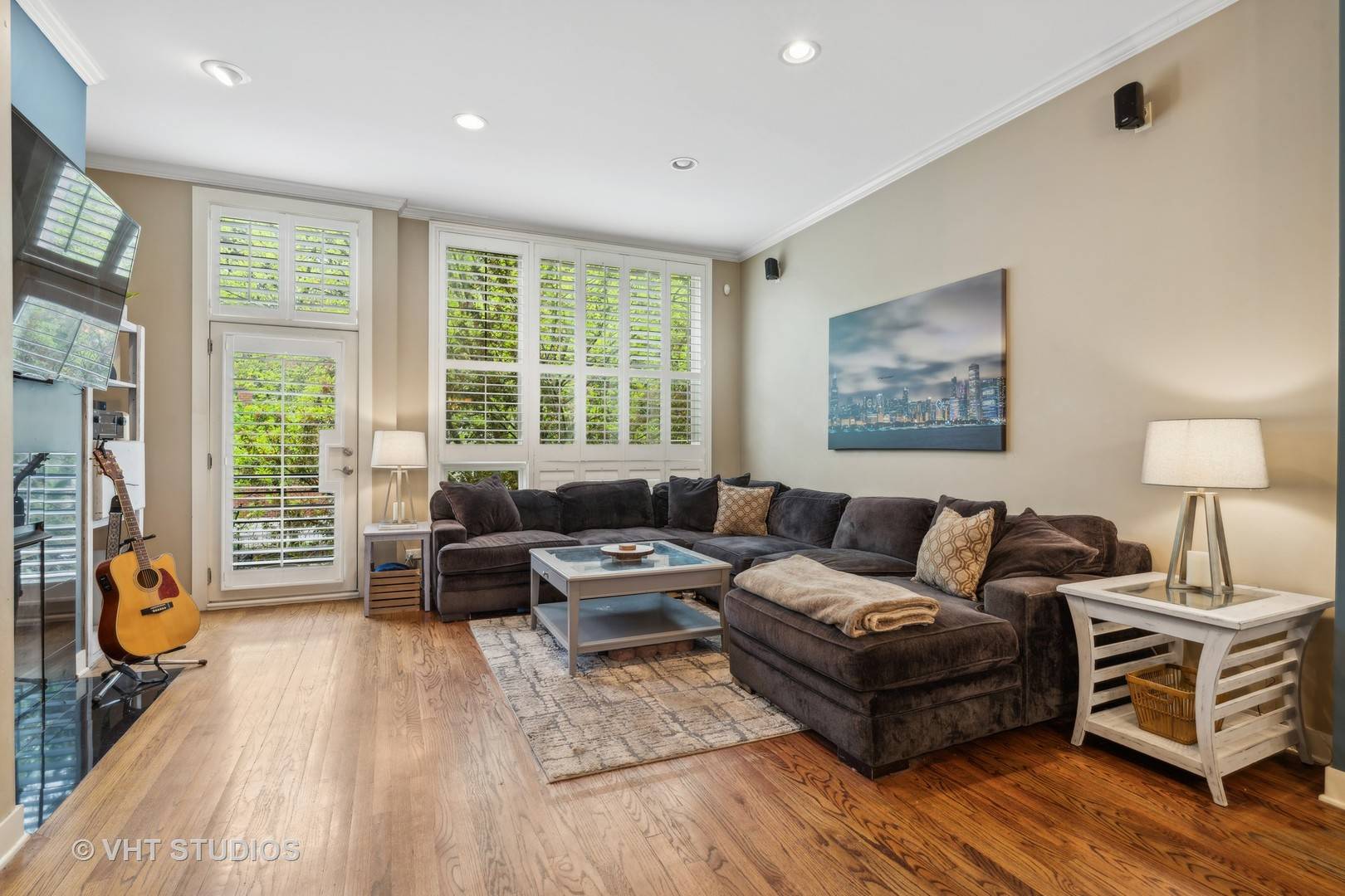 Chicago, IL 60618,2302 W Wolfram ST