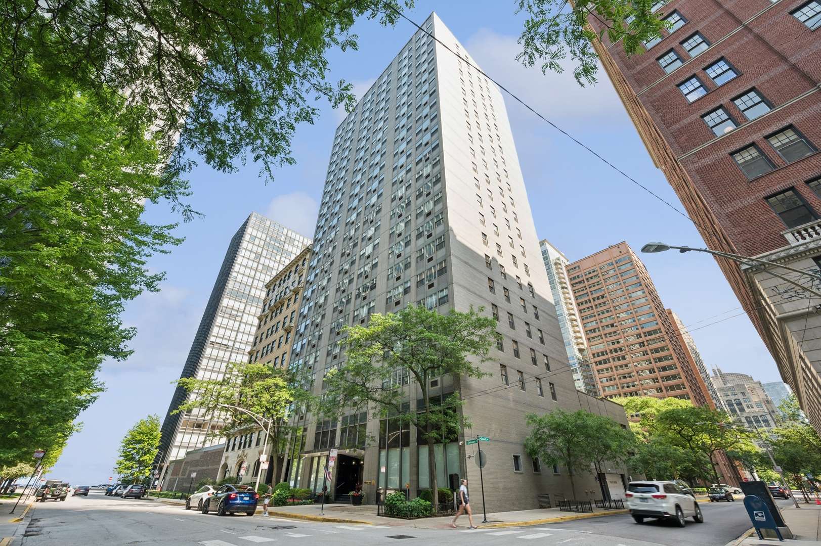 Chicago, IL 60611,253 E Delaware PL #7G